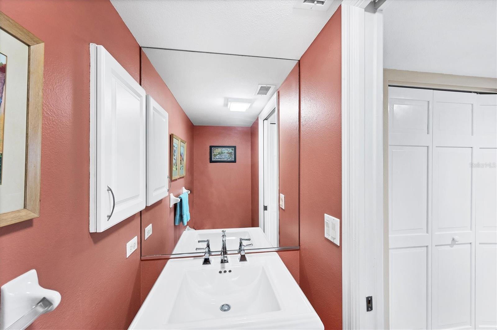 Image 27 of 58 For 11000 Placida Road 2202