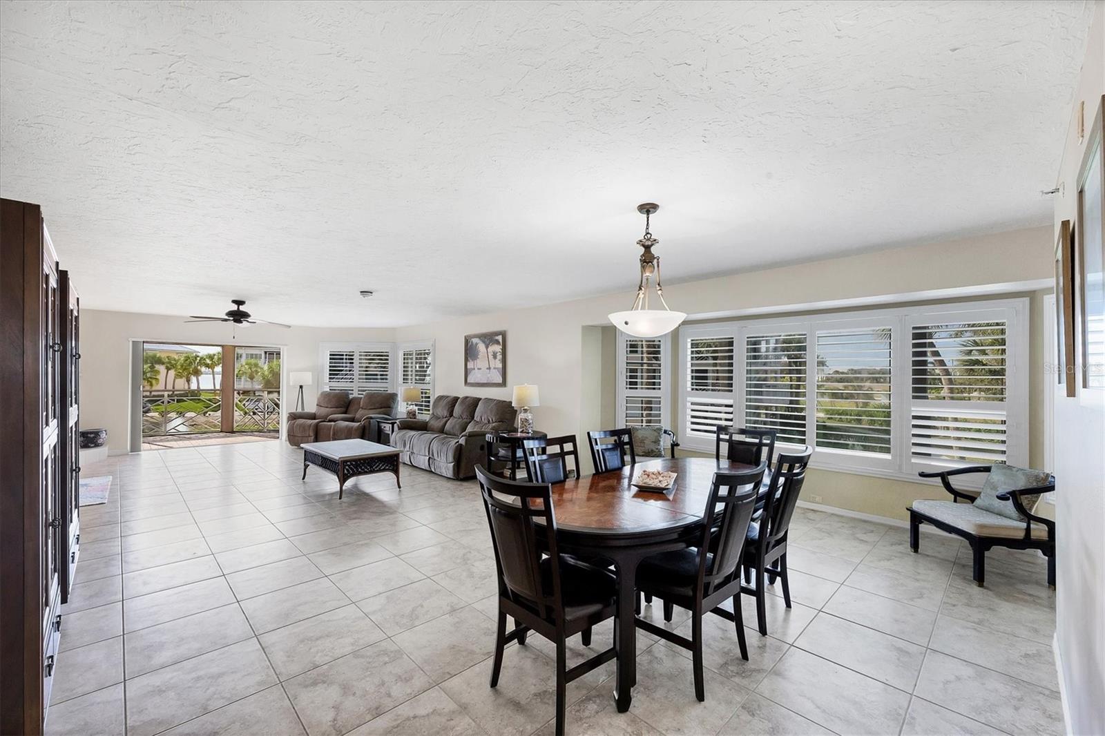 Image 9 of 58 For 11000 Placida Road 2202