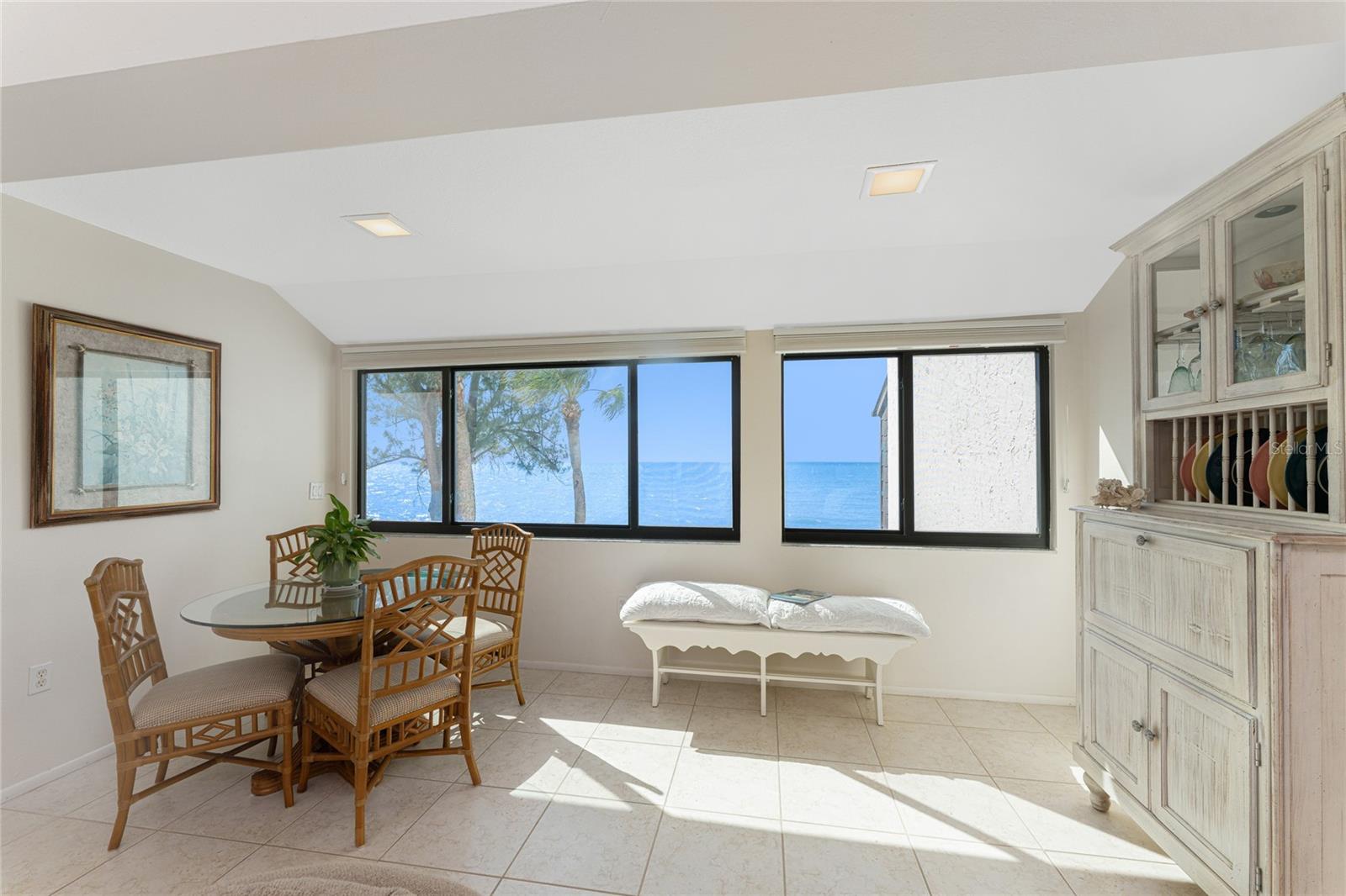 Image 15 of 69 For 2950 Beach Road B522