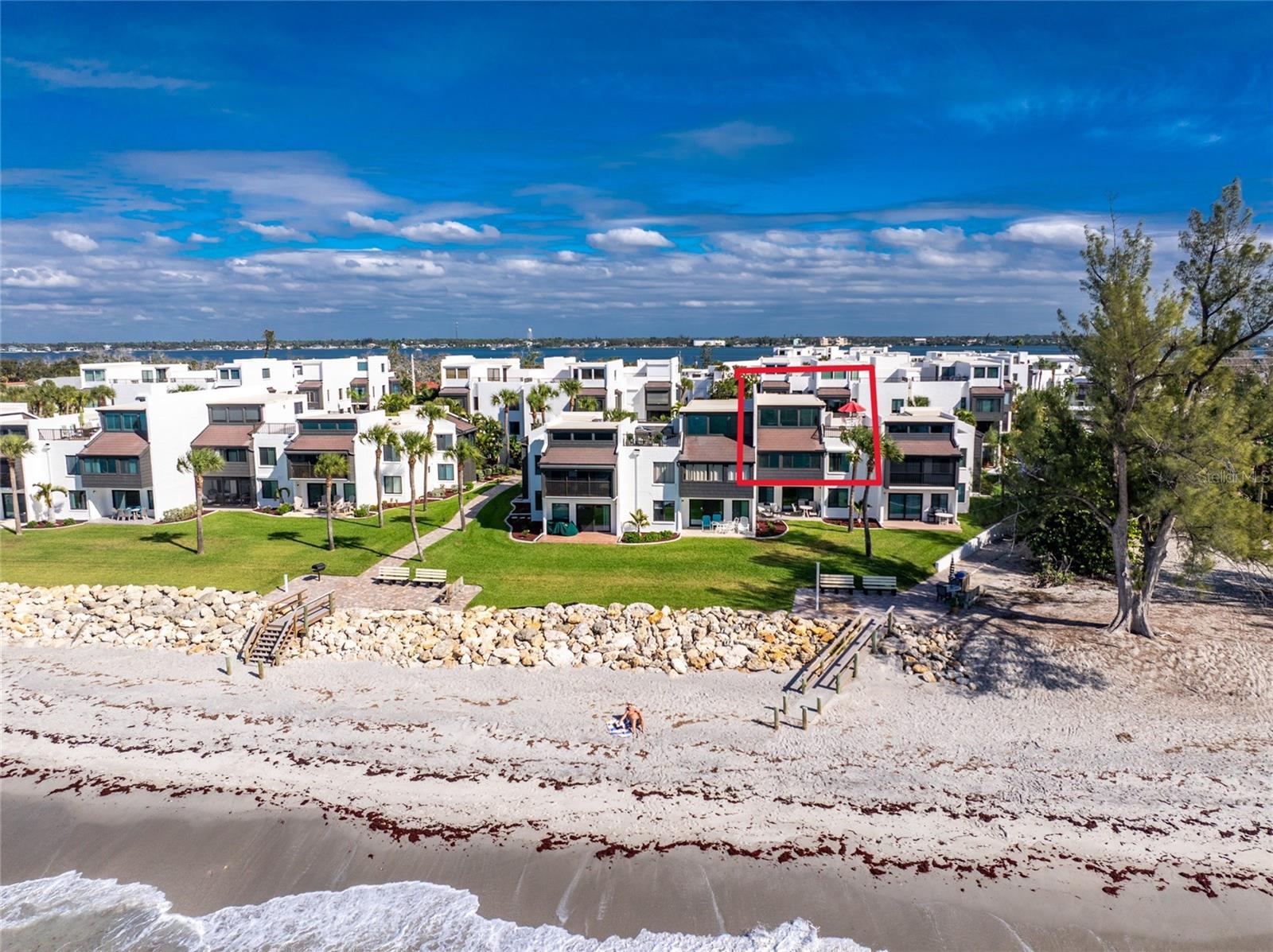 Image 3 of 69 For 2950 Beach Road B522