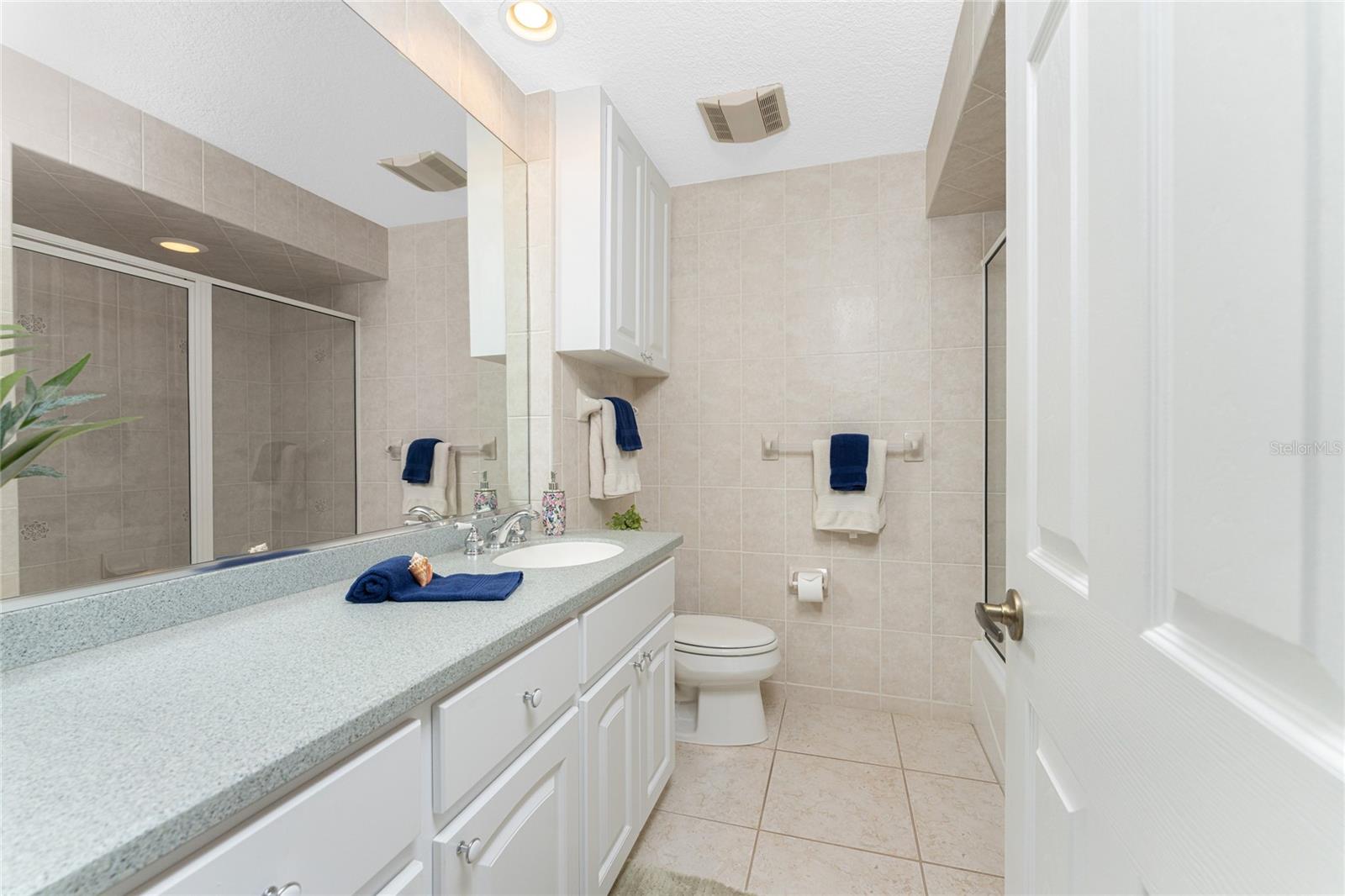 Image 31 of 69 For 2950 Beach Road B522