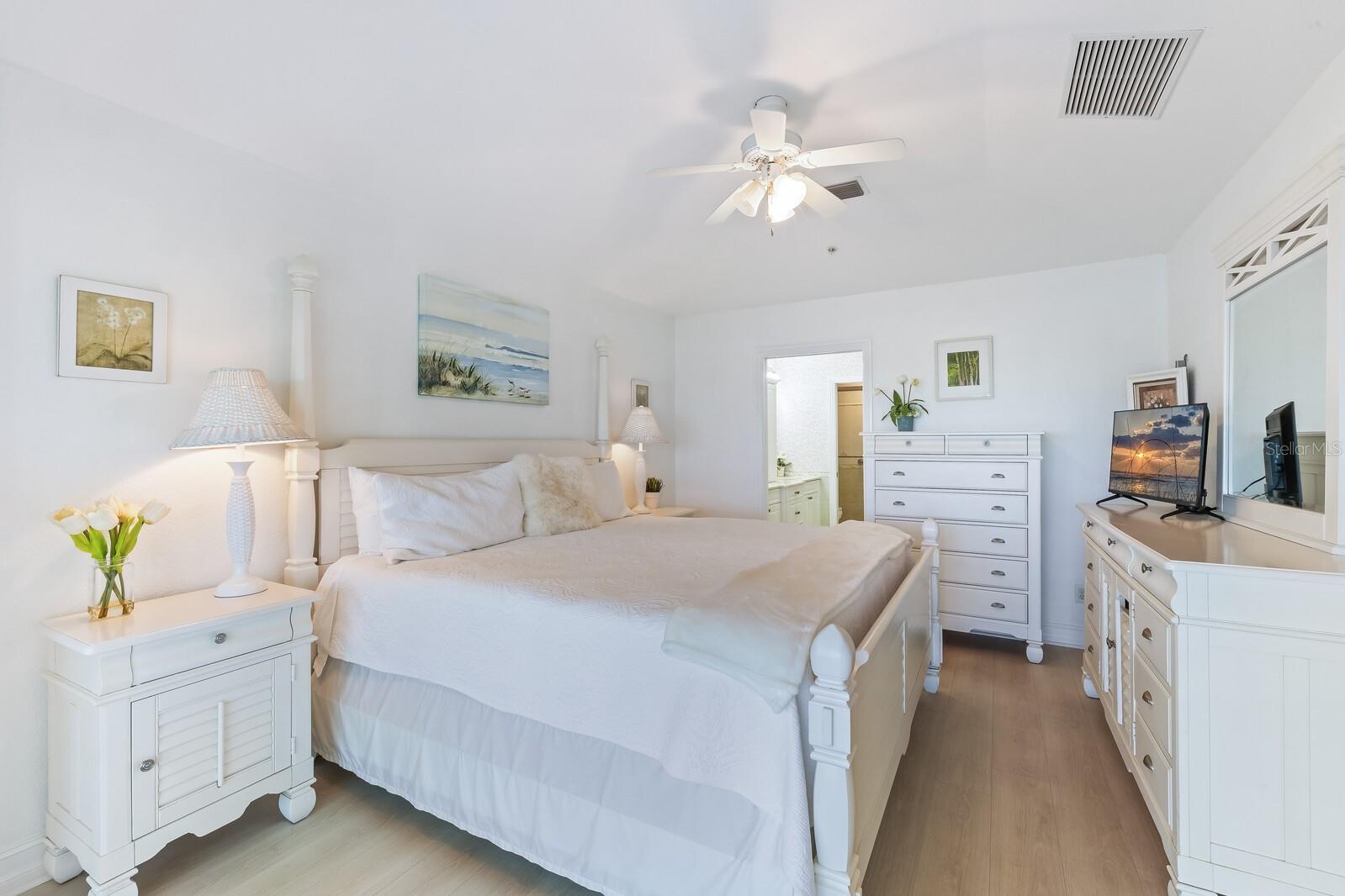 Image 8 of 21 For 5856 Gasparilla Road Mv28