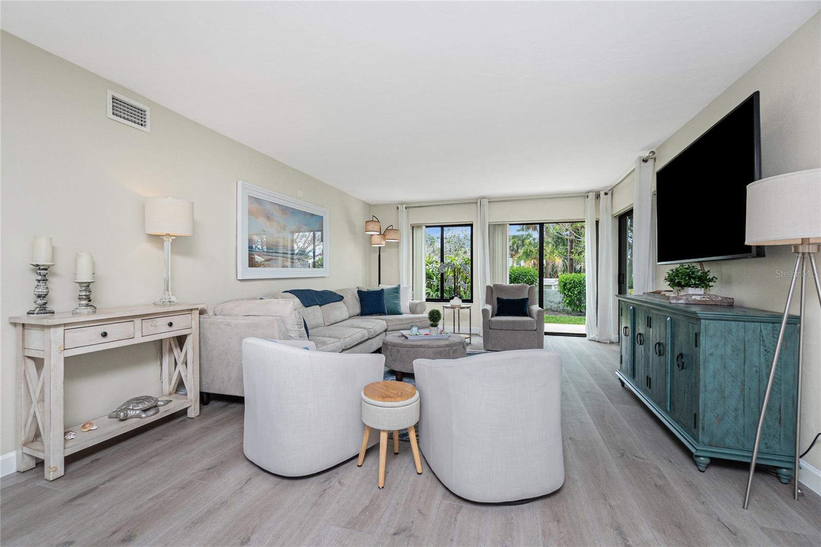 Image 11 of 43 For 2955 Beach Road A411