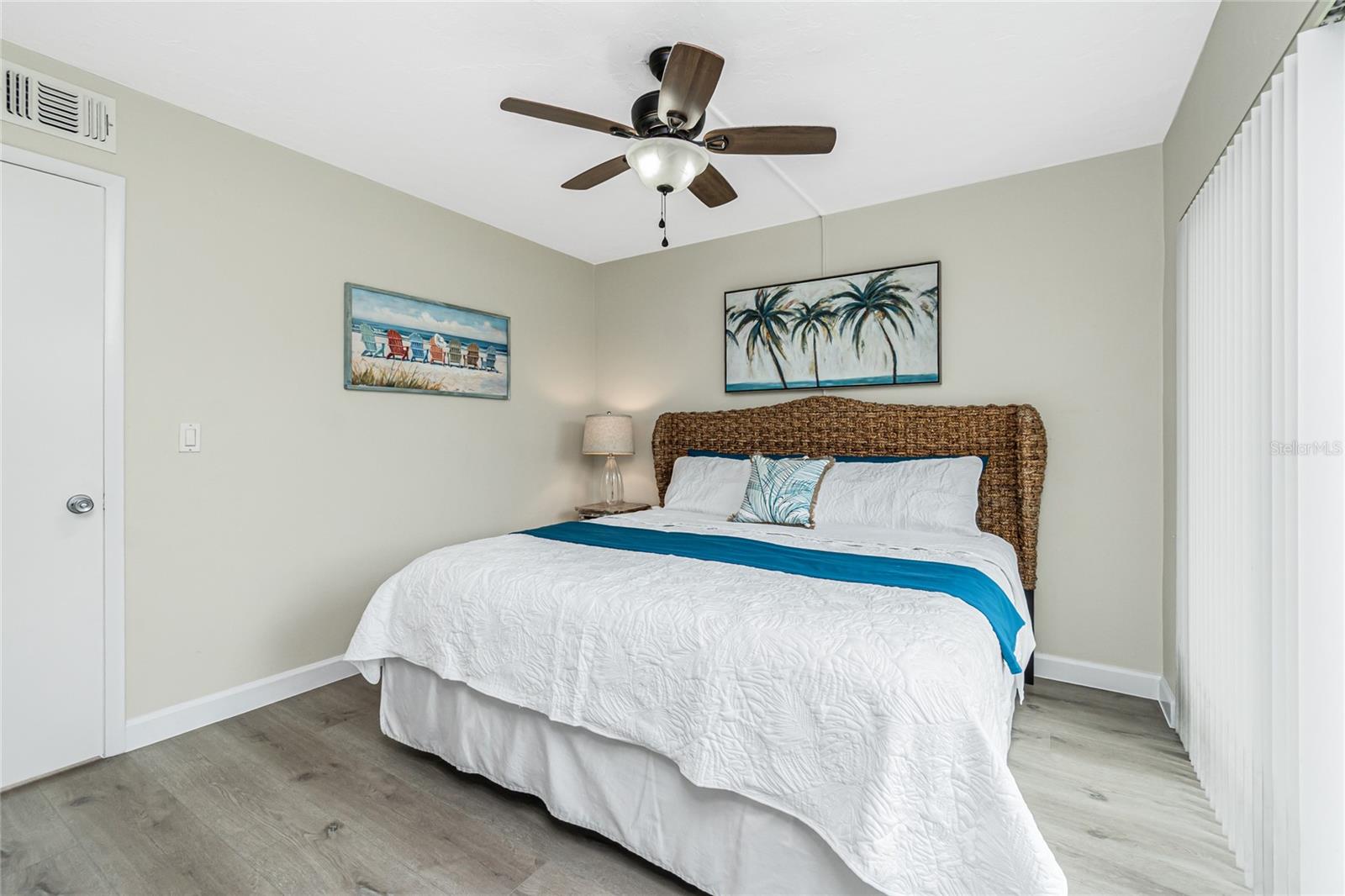 Image 24 of 43 For 2955 Beach Road A411