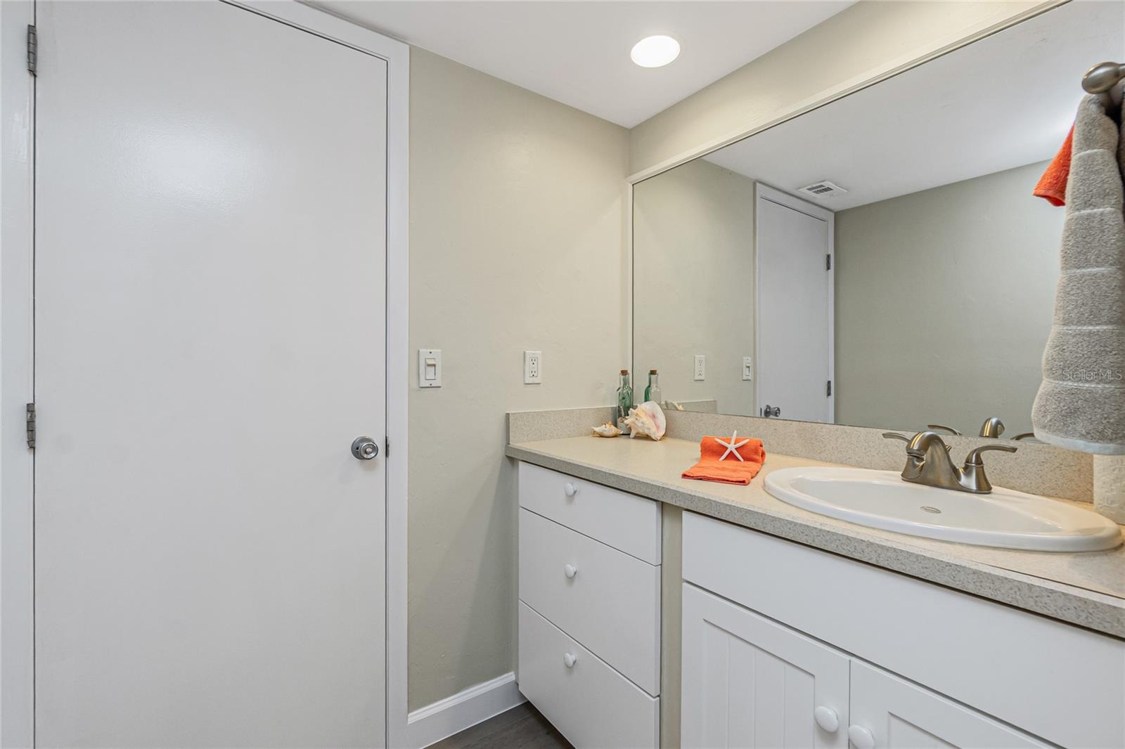 Image 29 of 43 For 2955 Beach Road A411