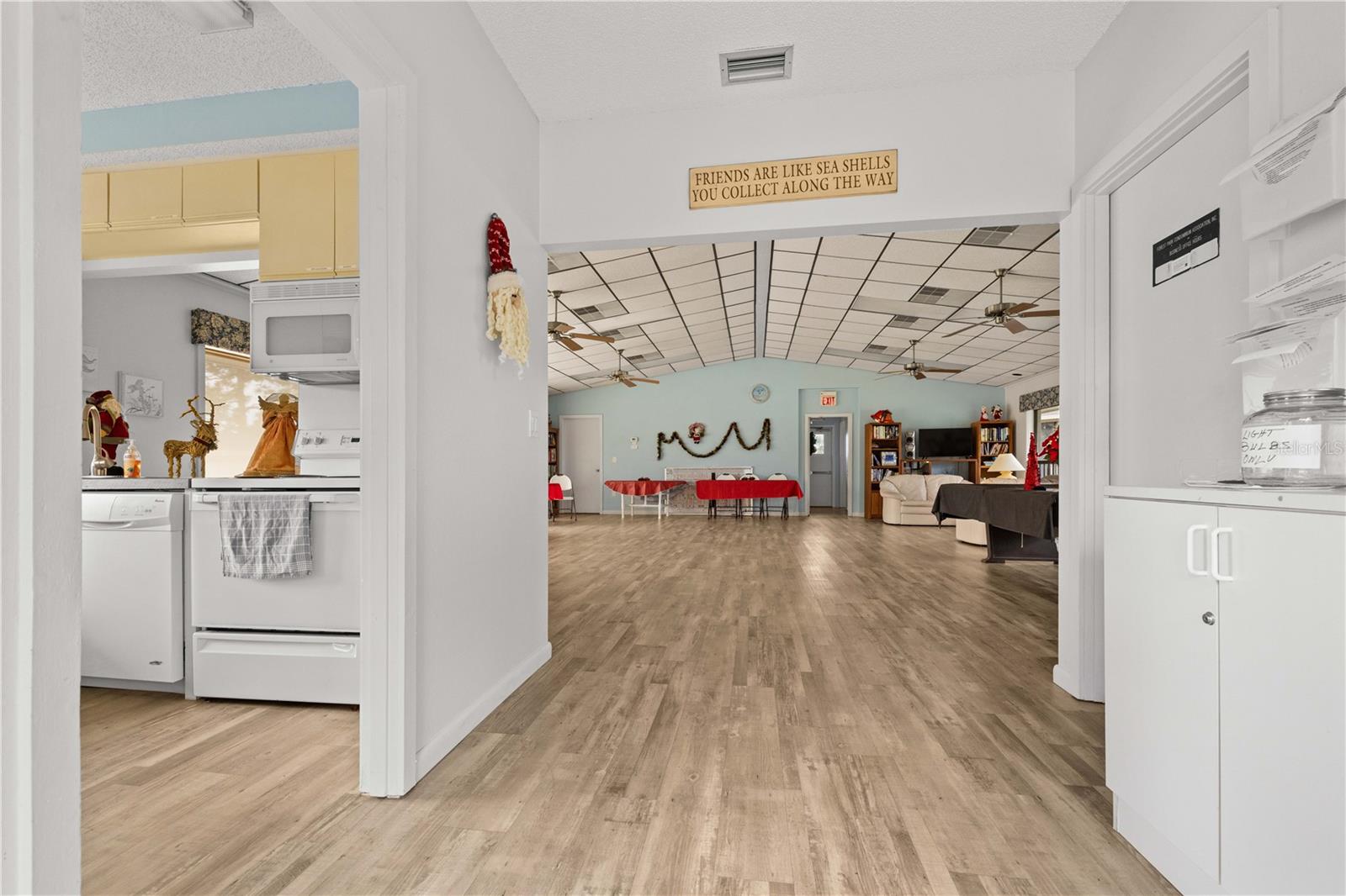 Image 32 of 37 For 4260 Placida Road 14c