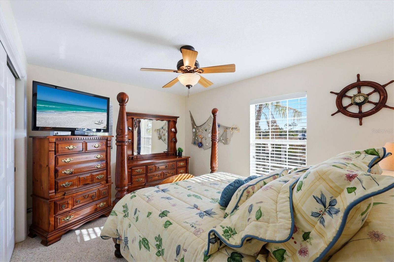 Image 23 of 40 For 3492 Discovery Drive