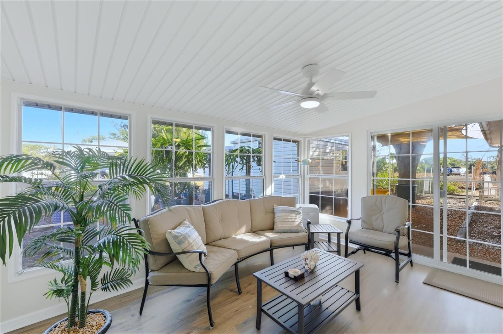 Image 28 of 40 For 3492 Discovery Drive