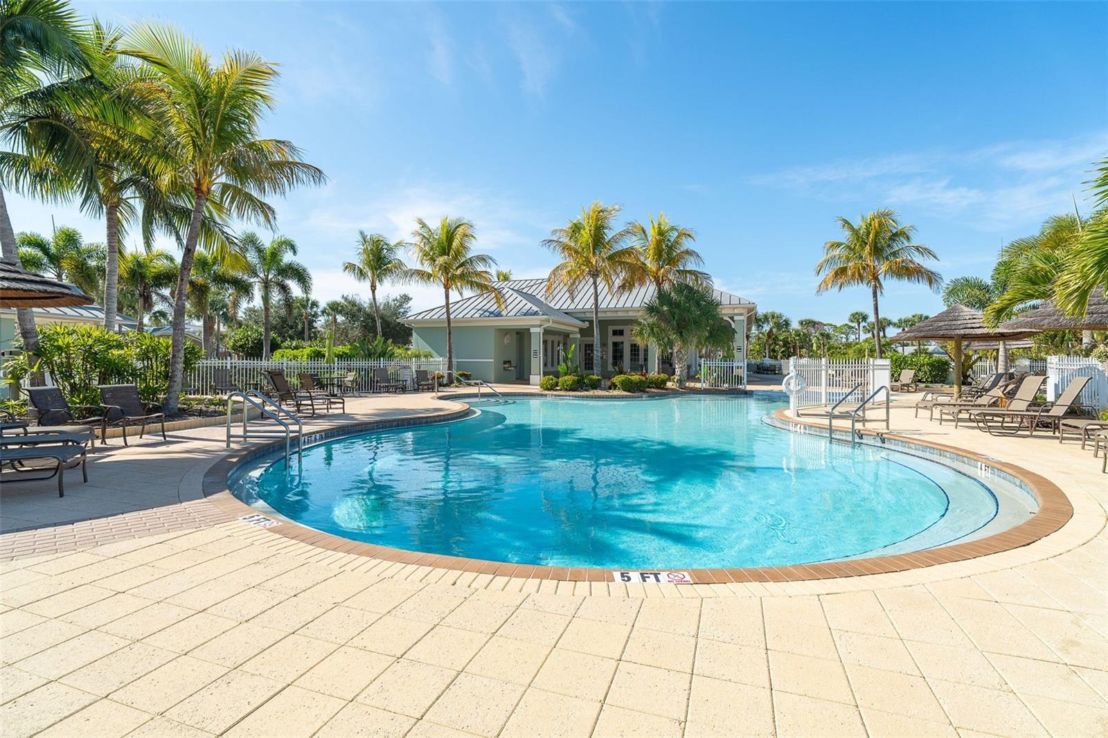 Image 35 of 48 For 8561 Amberjack Circle 203