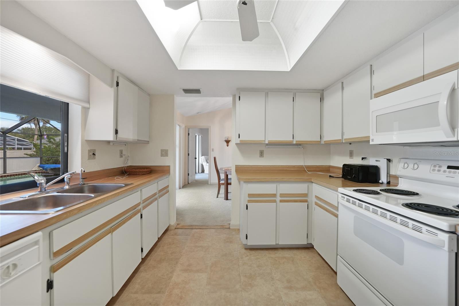 Image 10 of 54 For 22422 Blanchard Avenue