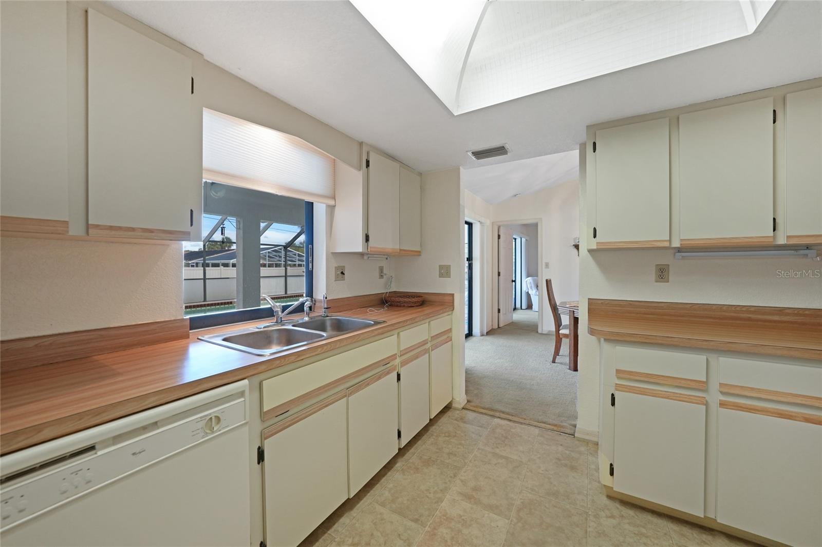 Image 12 of 54 For 22422 Blanchard Avenue