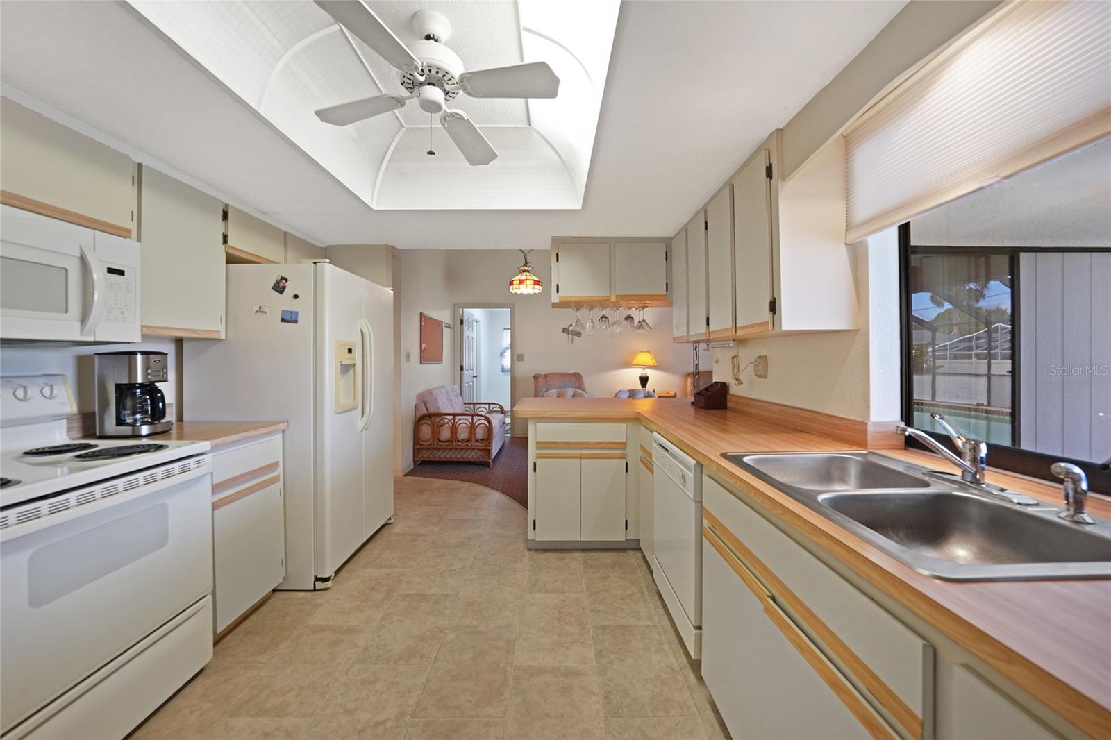 Image 13 of 54 For 22422 Blanchard Avenue