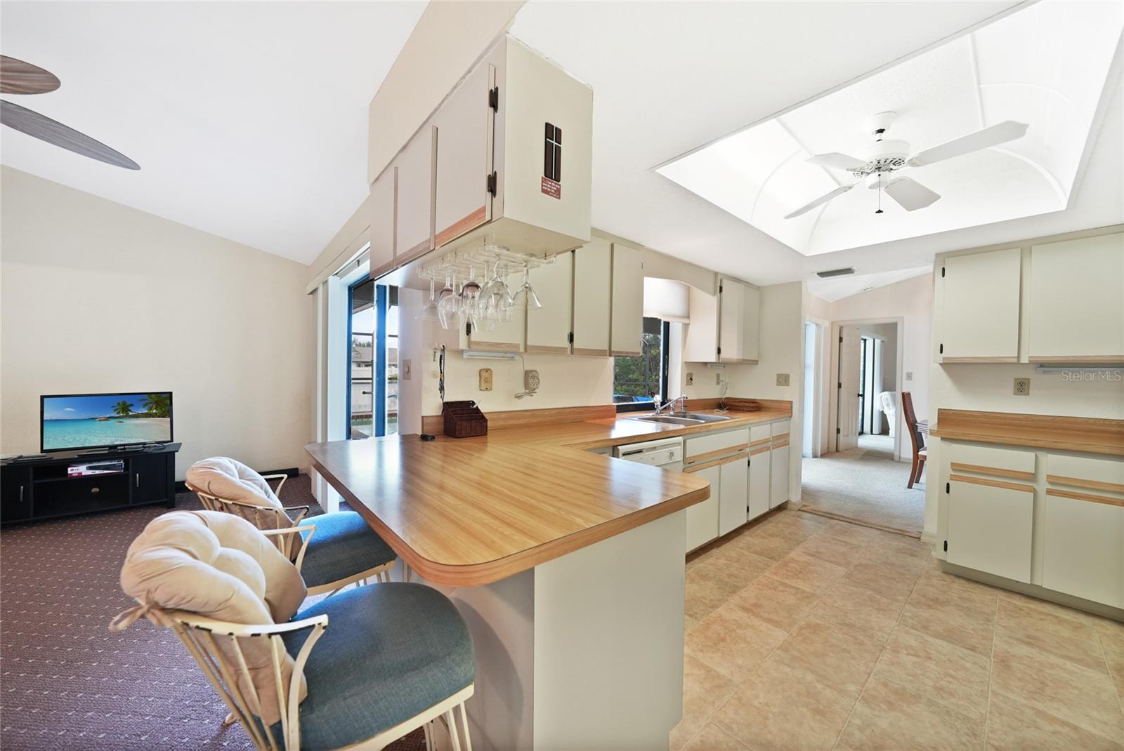 Image 14 of 54 For 22422 Blanchard Avenue