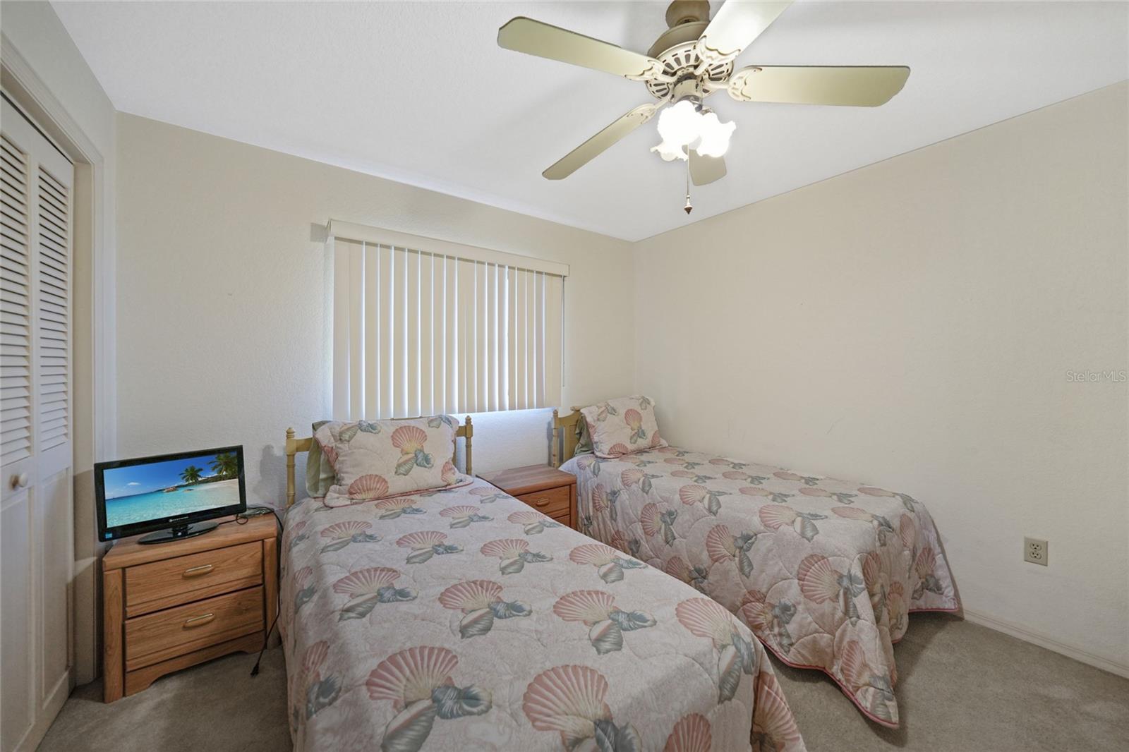 Image 32 of 54 For 22422 Blanchard Avenue