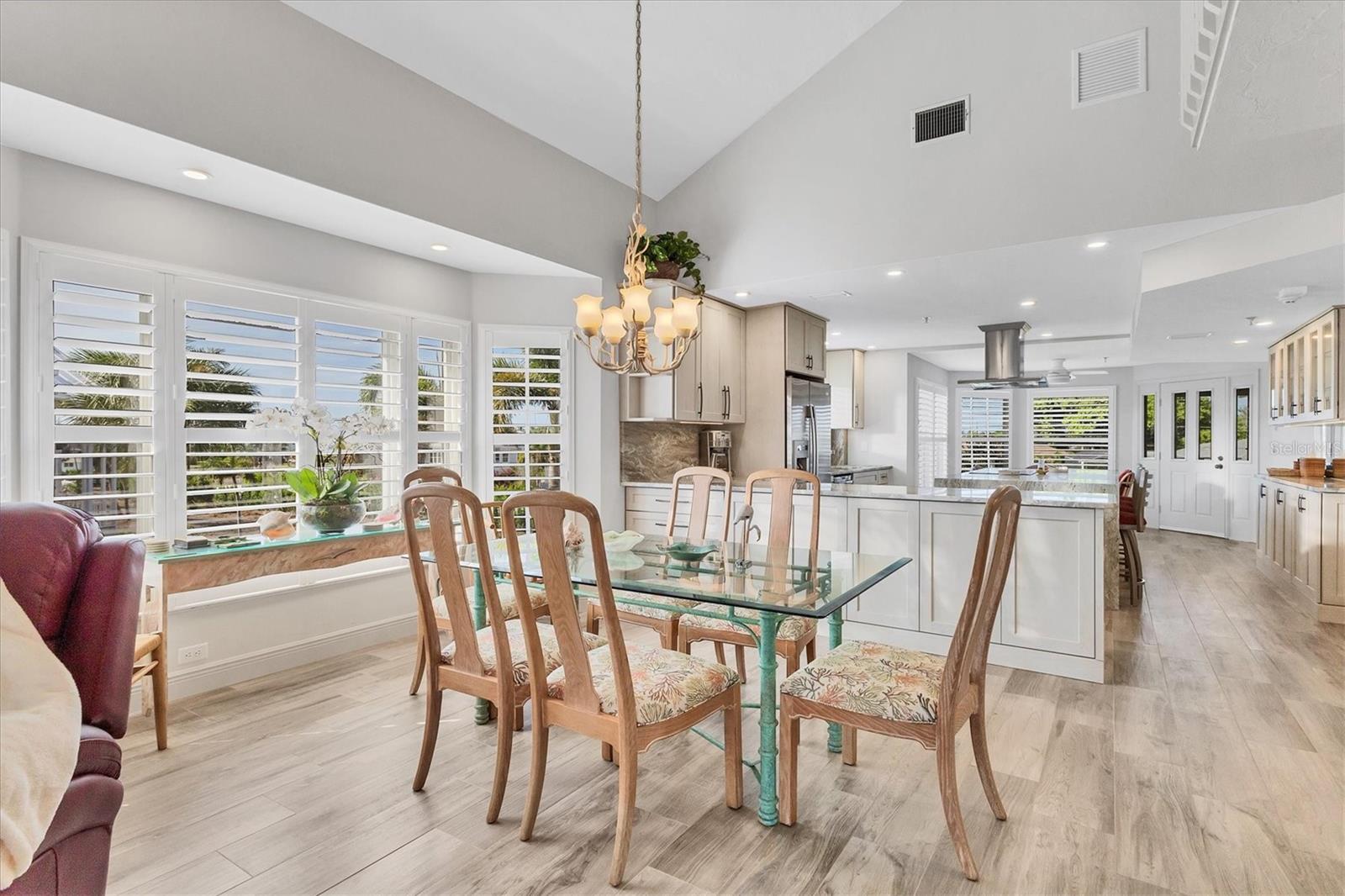 Image 11 of 42 For 11000 Placida Road 1604