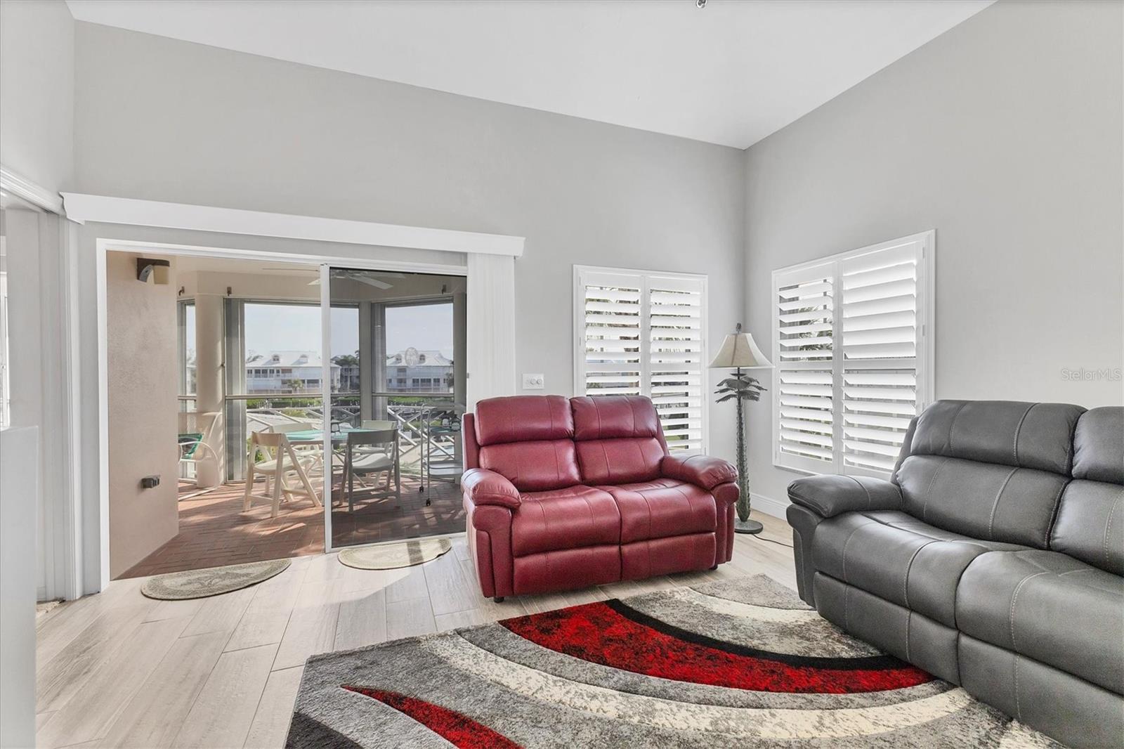 Image 16 of 42 For 11000 Placida Road 1604