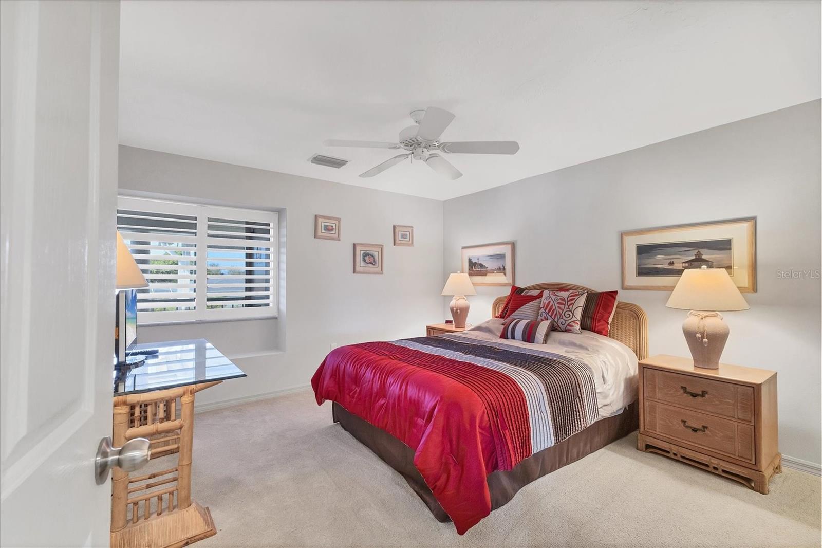 Image 21 of 42 For 11000 Placida Road 1604