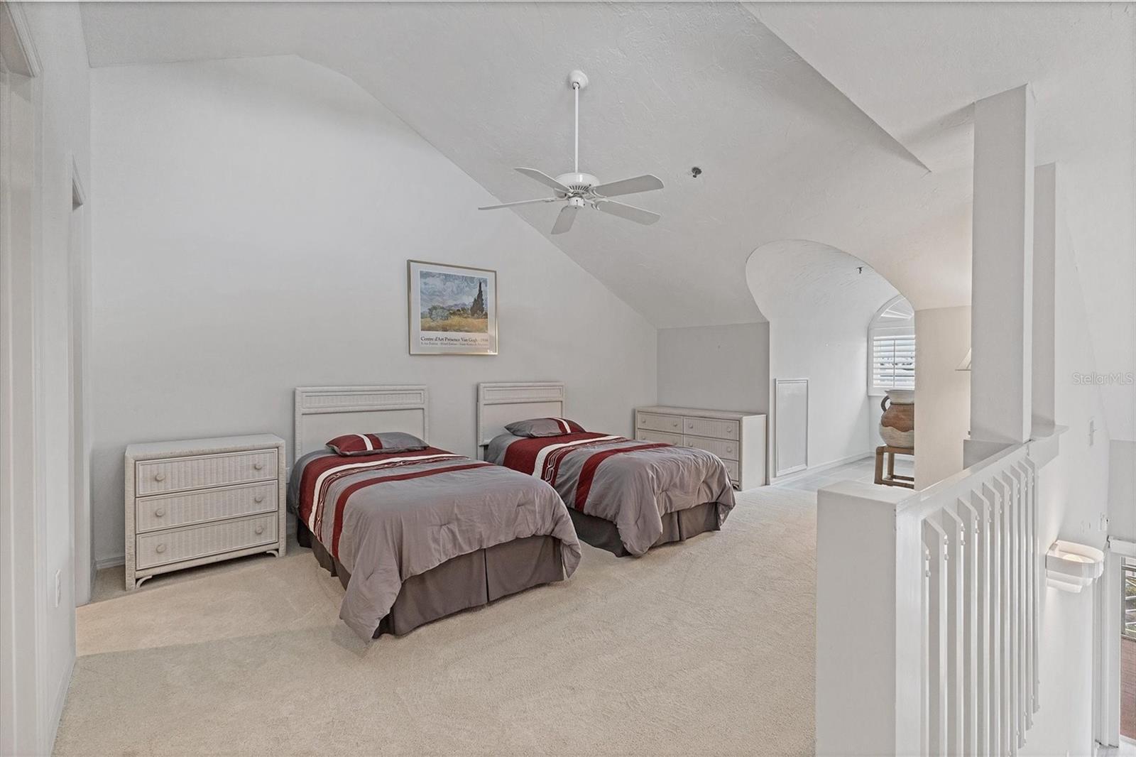 Image 26 of 42 For 11000 Placida Road 1604