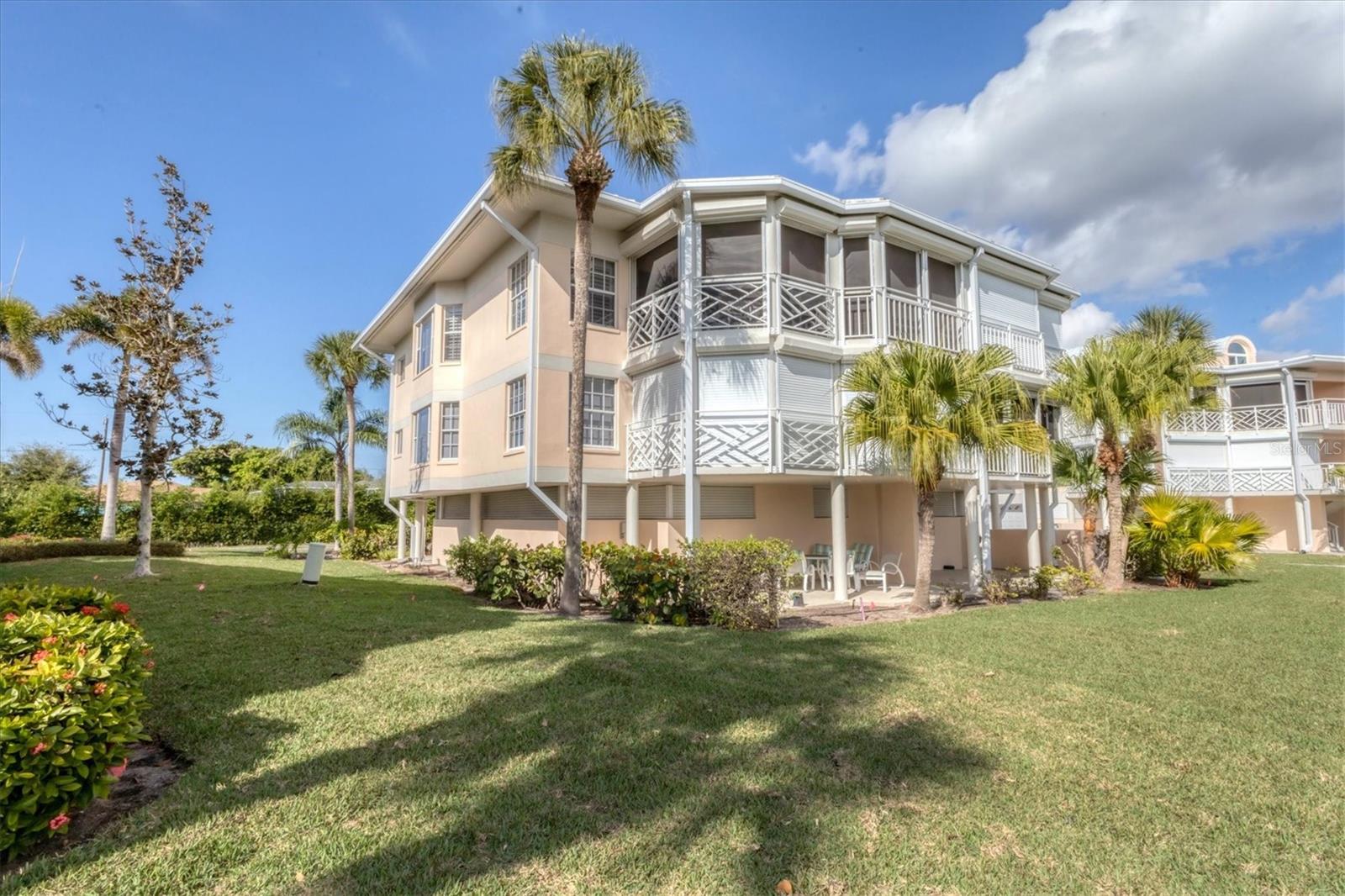 Image 31 of 42 For 11000 Placida Road 1604