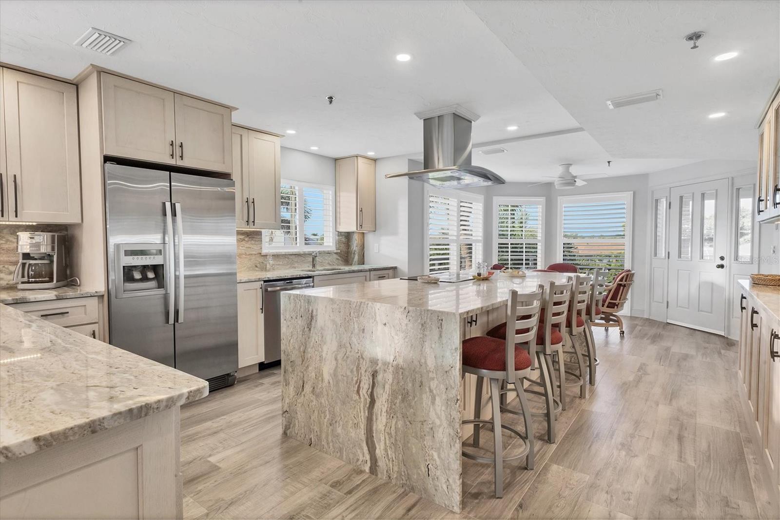 Image 6 of 42 For 11000 Placida Road 1604