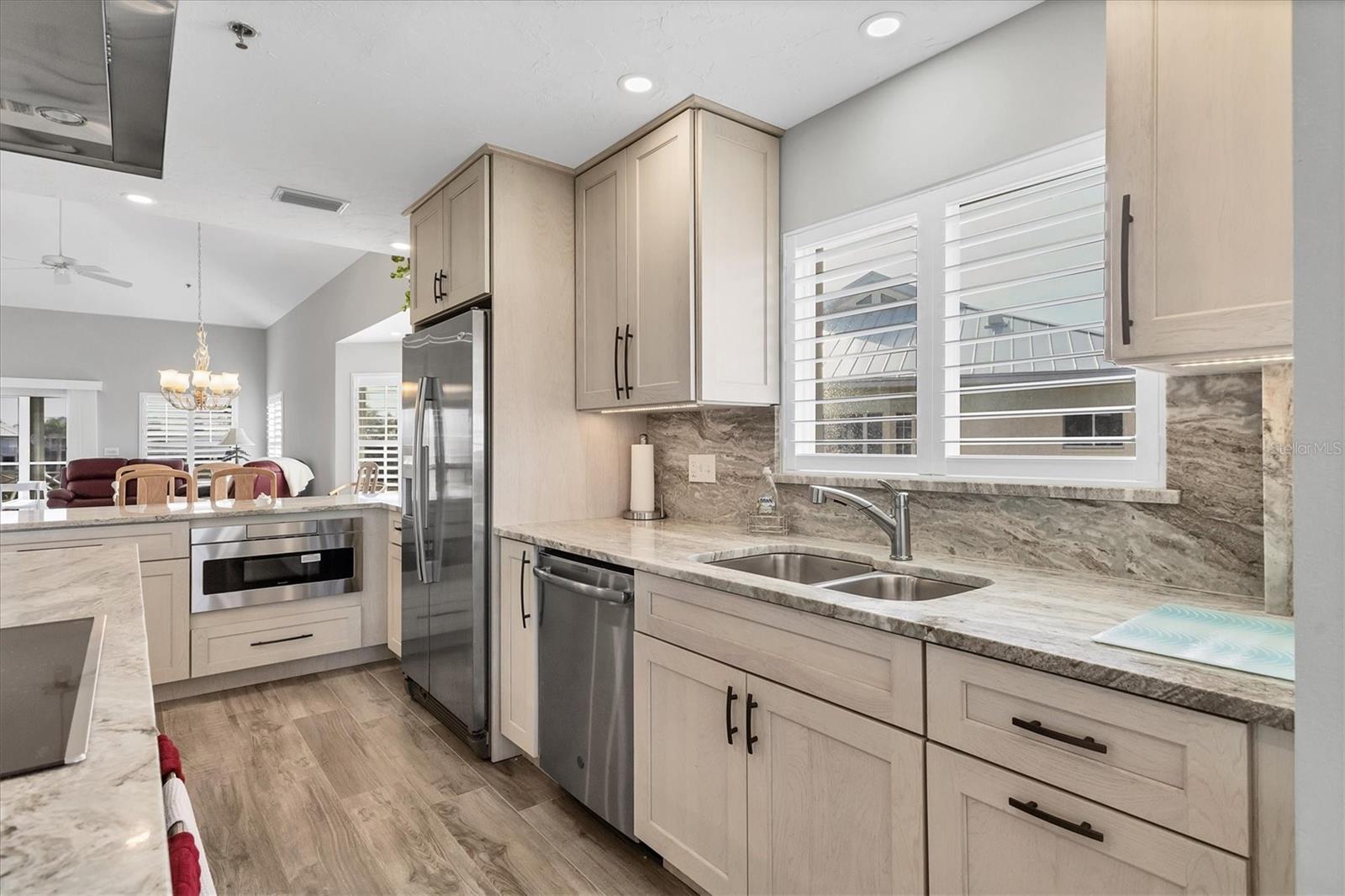 Image 8 of 42 For 11000 Placida Road 1604