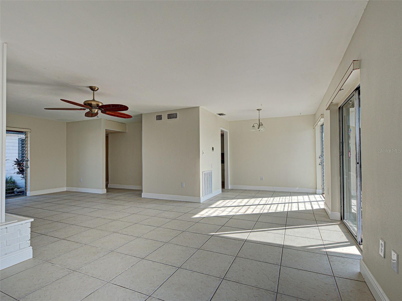 Image 10 of 37 For 534 Lindley Terrace