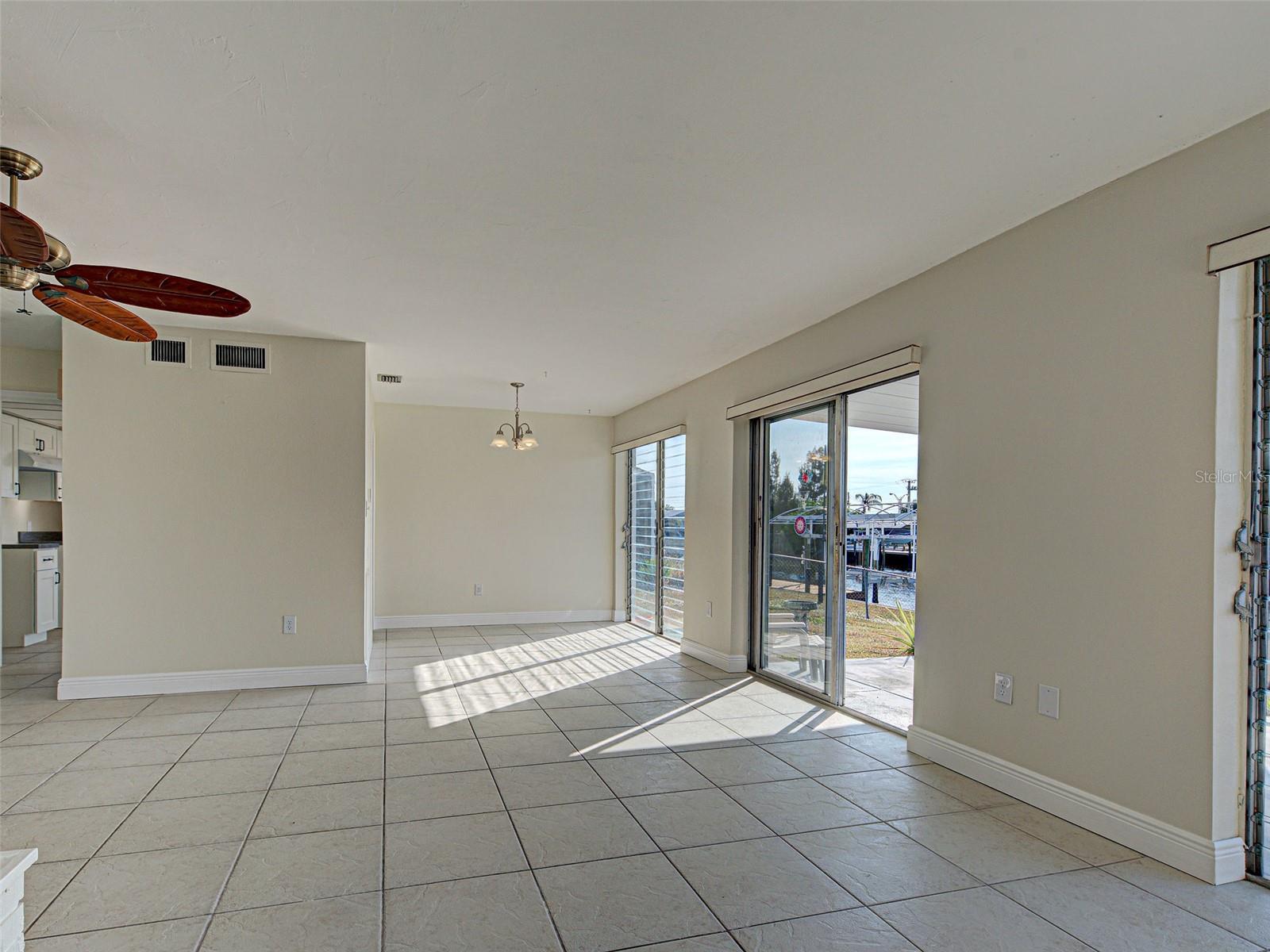 Image 12 of 37 For 534 Lindley Terrace