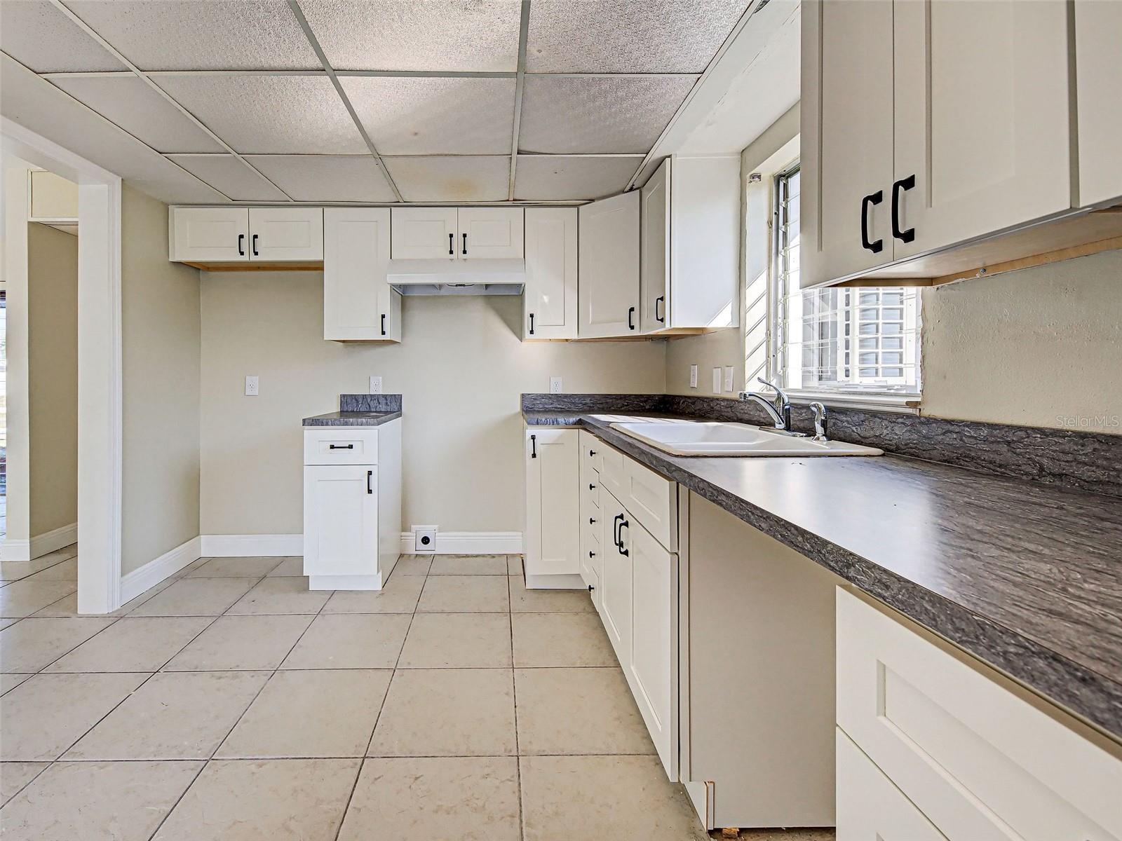 Image 14 of 37 For 534 Lindley Terrace