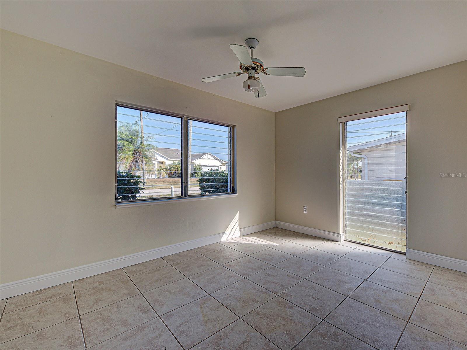 Image 15 of 37 For 534 Lindley Terrace