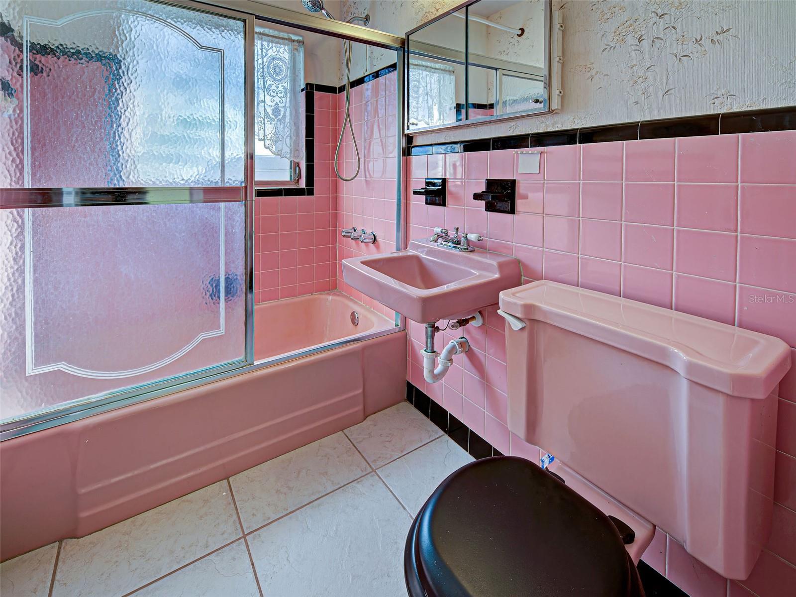 Image 16 of 37 For 534 Lindley Terrace