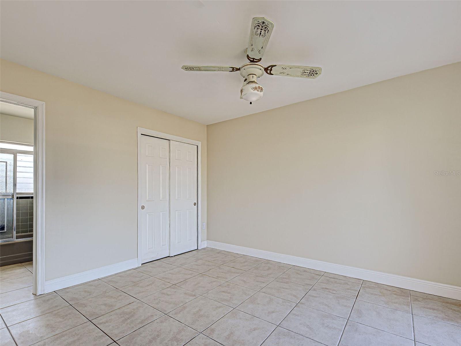 Image 22 of 37 For 534 Lindley Terrace