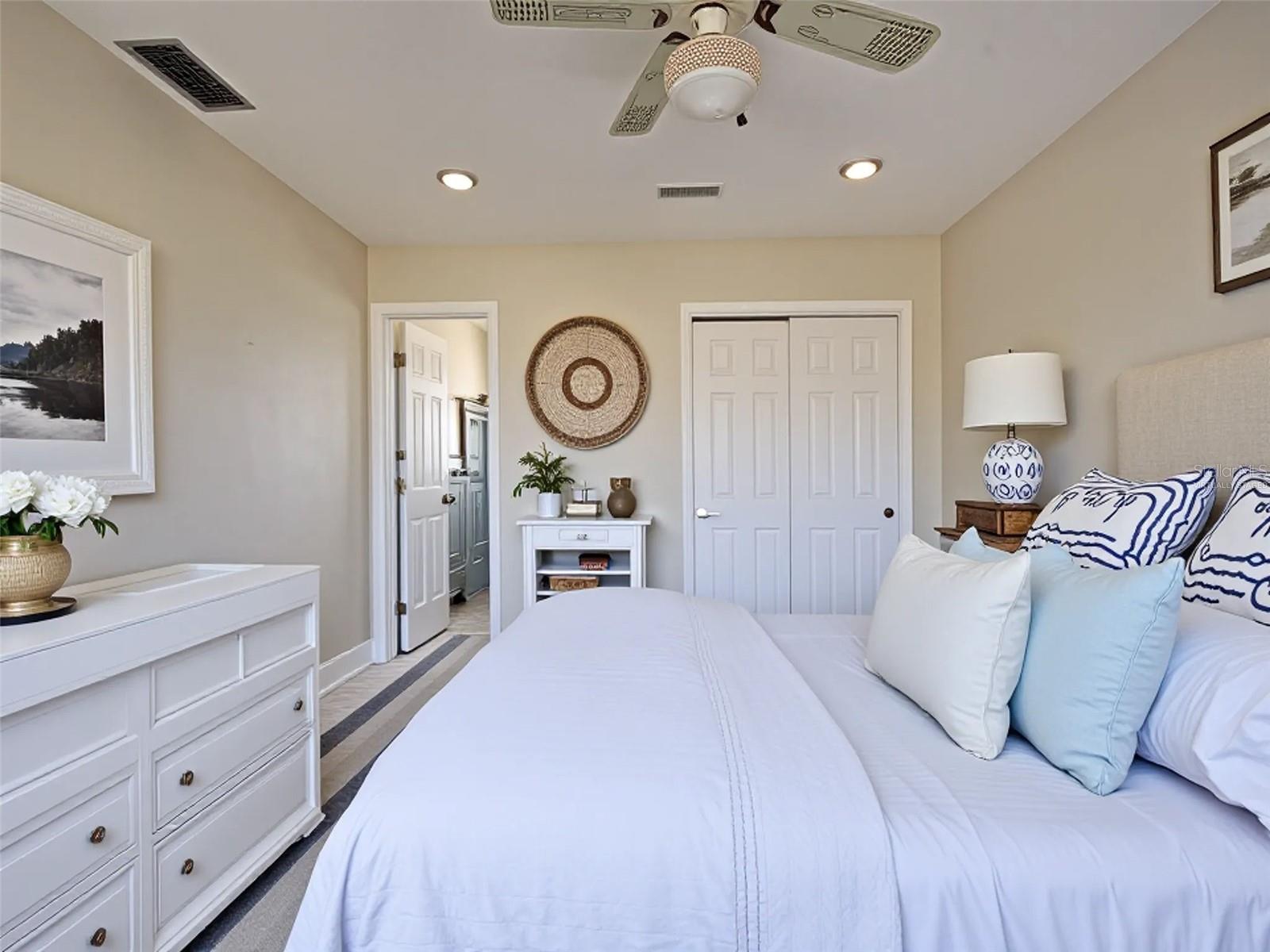 Image 24 of 37 For 534 Lindley Terrace