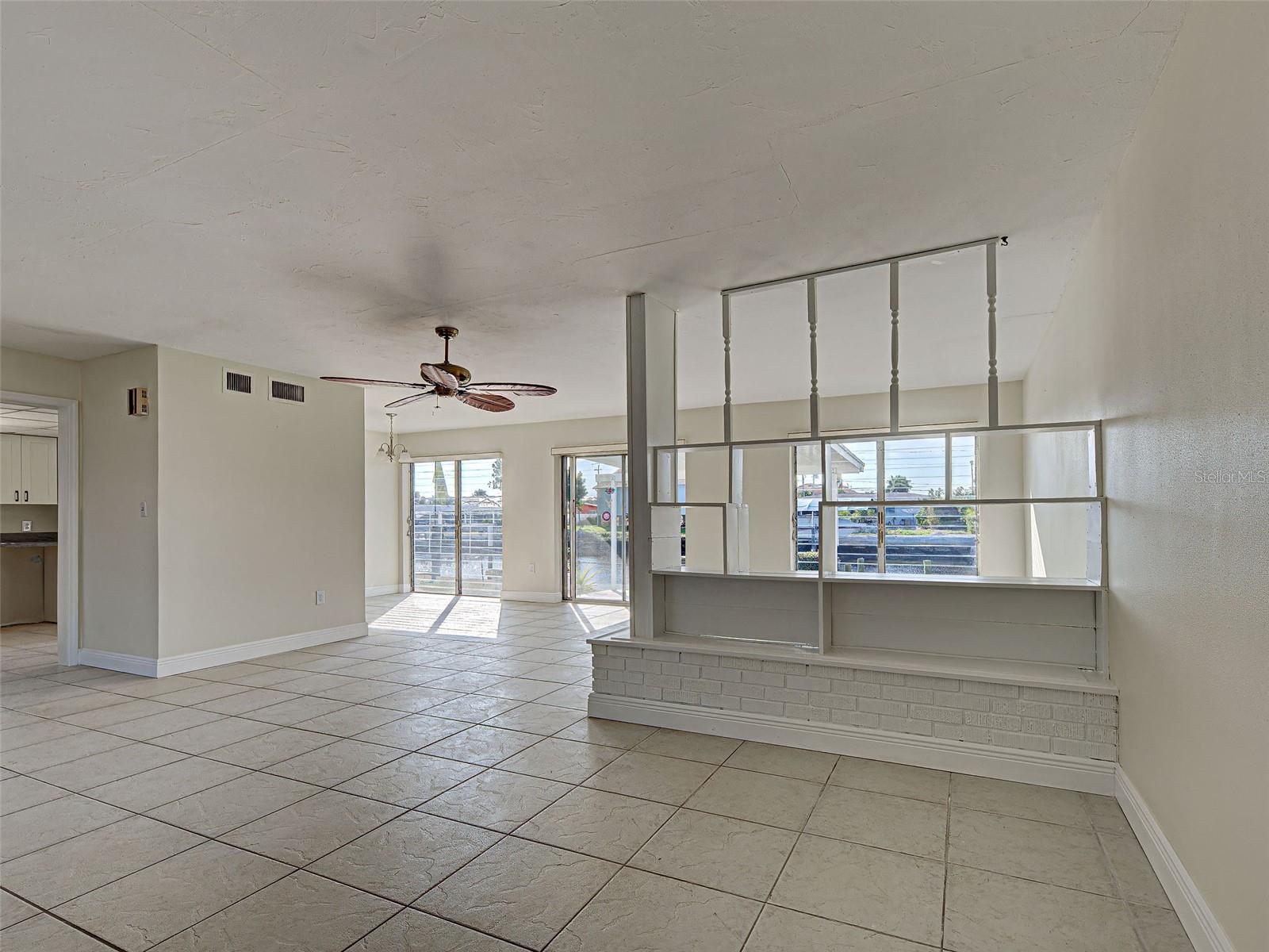 Image 6 of 37 For 534 Lindley Terrace