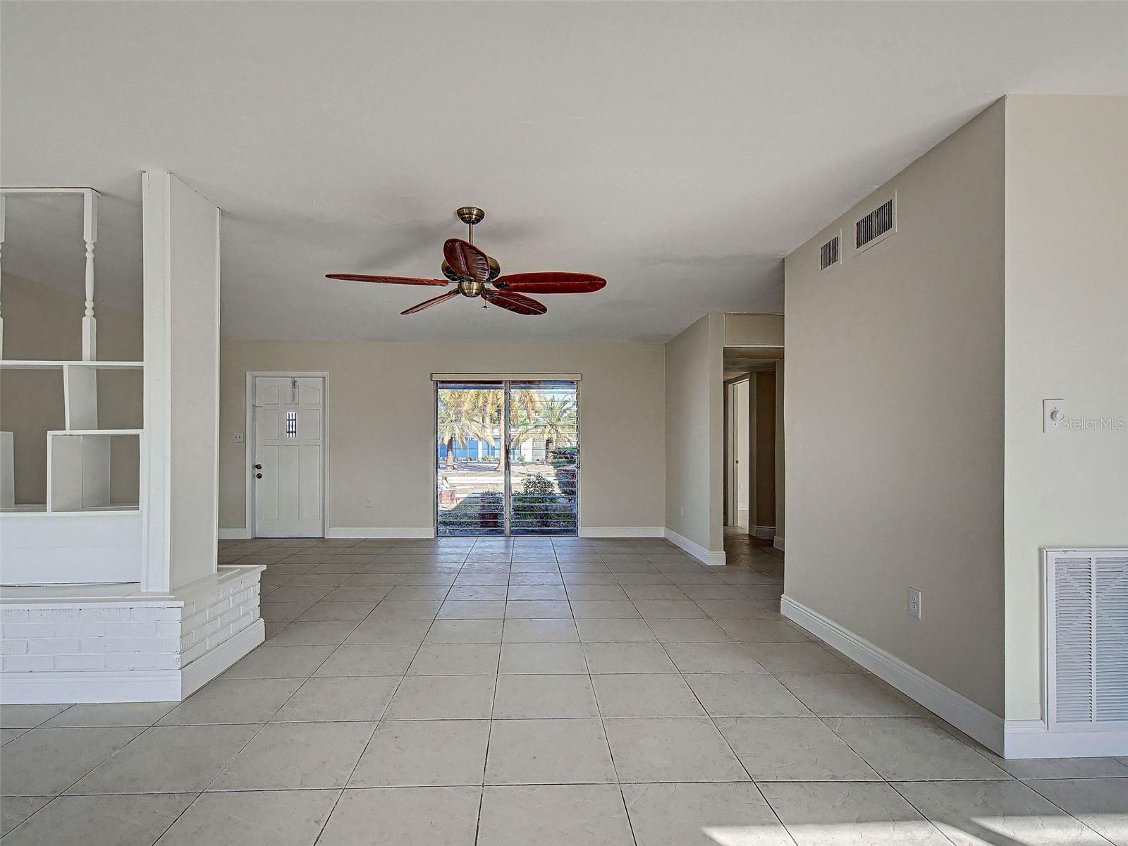 Image 9 of 37 For 534 Lindley Terrace