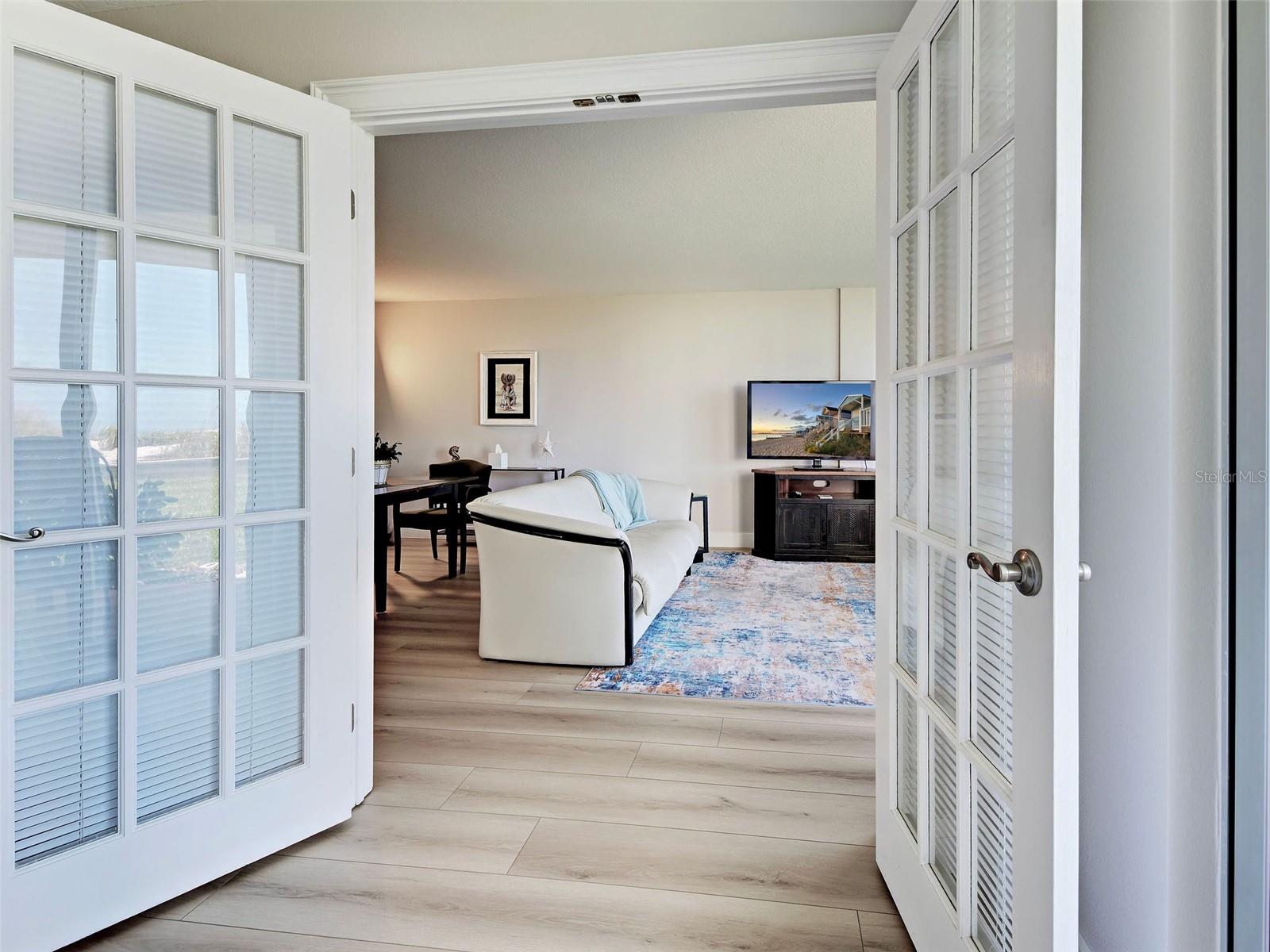 Image 33 of 67 For 1100 Tarpon Center Drive 102b