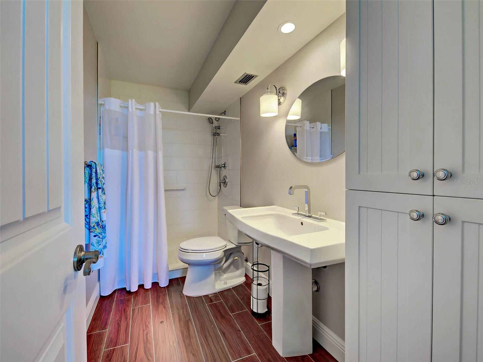 Image 39 of 67 For 1100 Tarpon Center Drive 102b