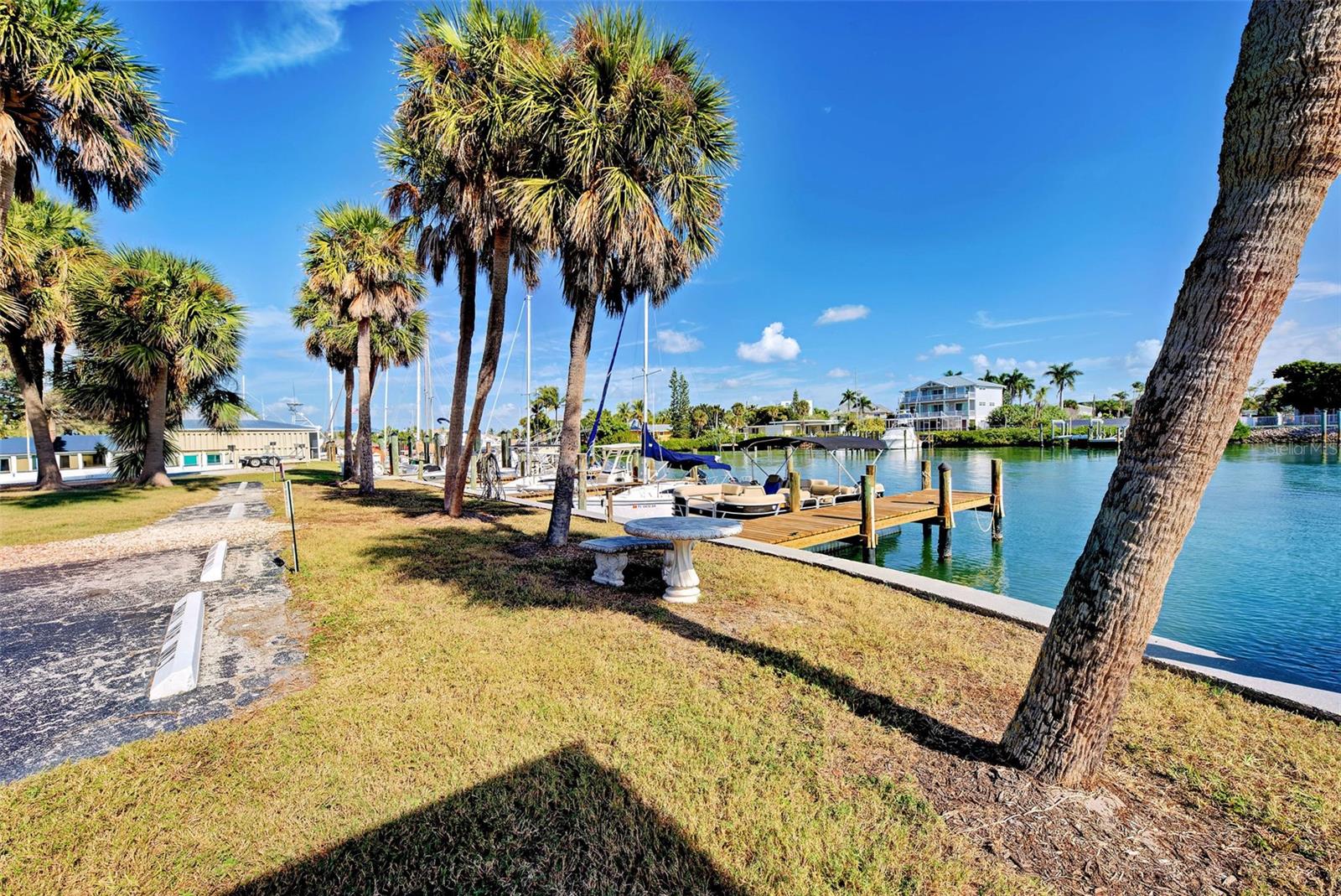 Image 44 of 67 For 1100 Tarpon Center Drive 102b