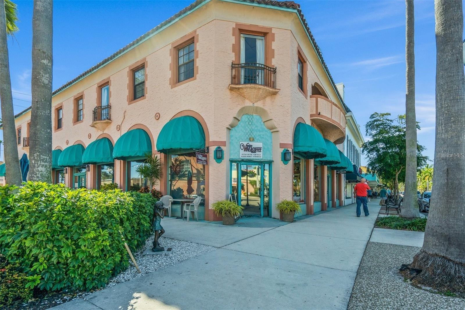 Image 49 of 67 For 1100 Tarpon Center Drive 102b