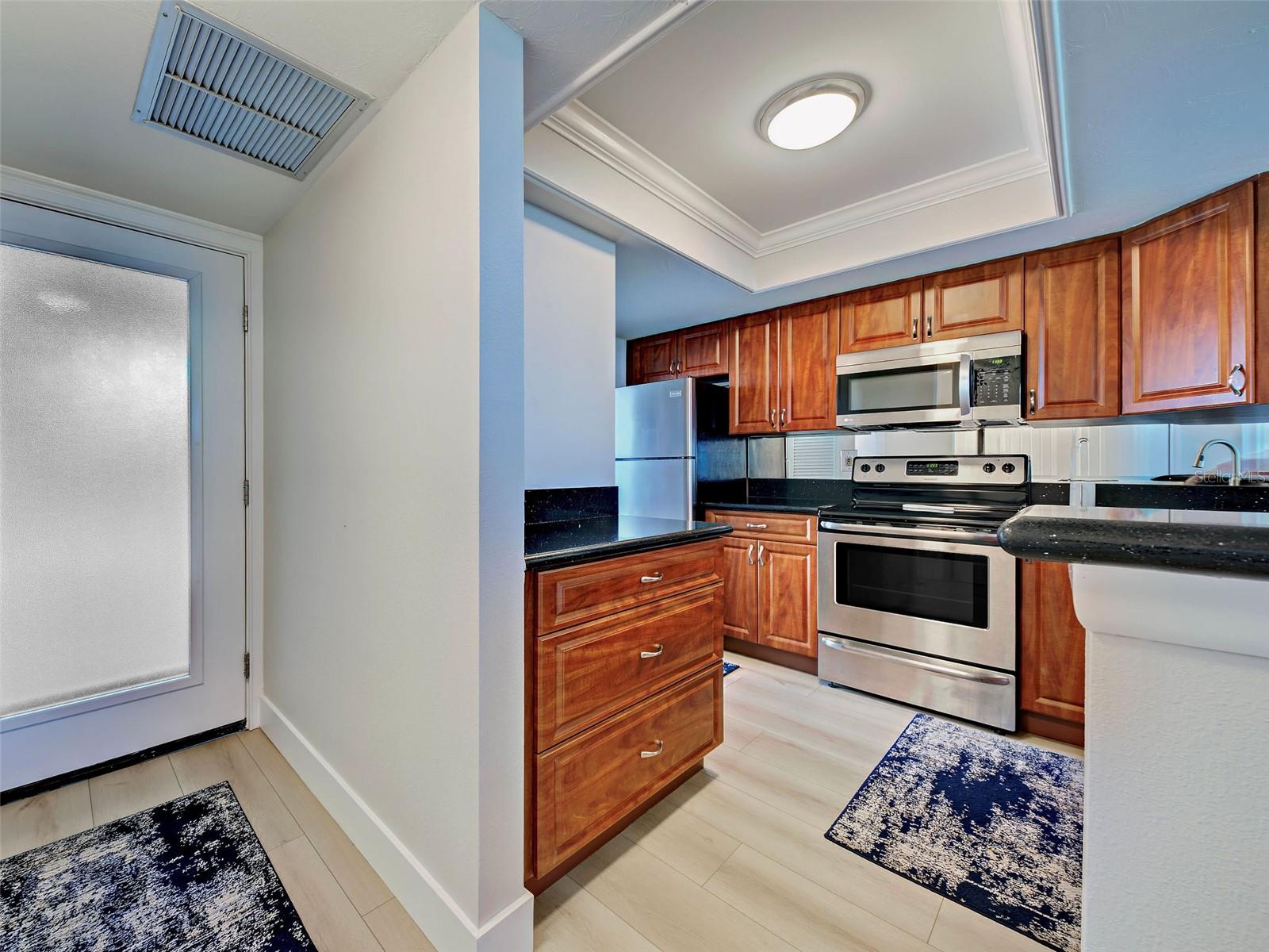 Image 9 of 67 For 1100 Tarpon Center Drive 102b