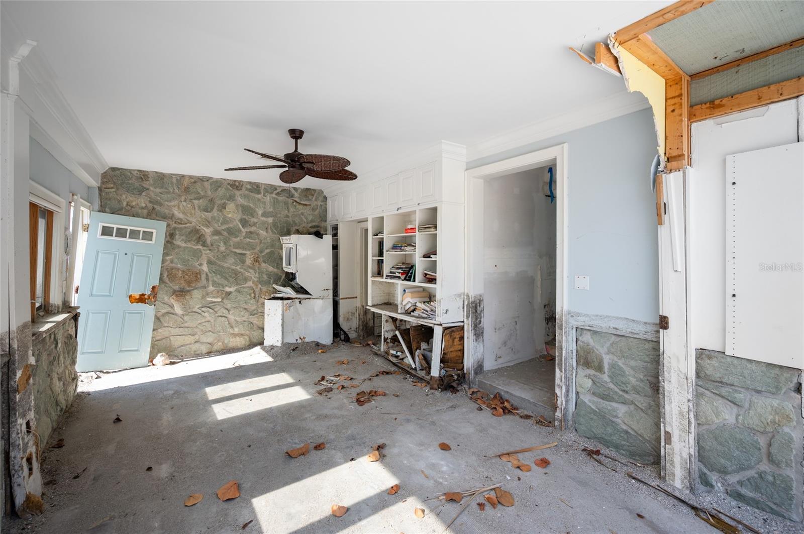 Image 5 of 28 For 3030 Beach Road C