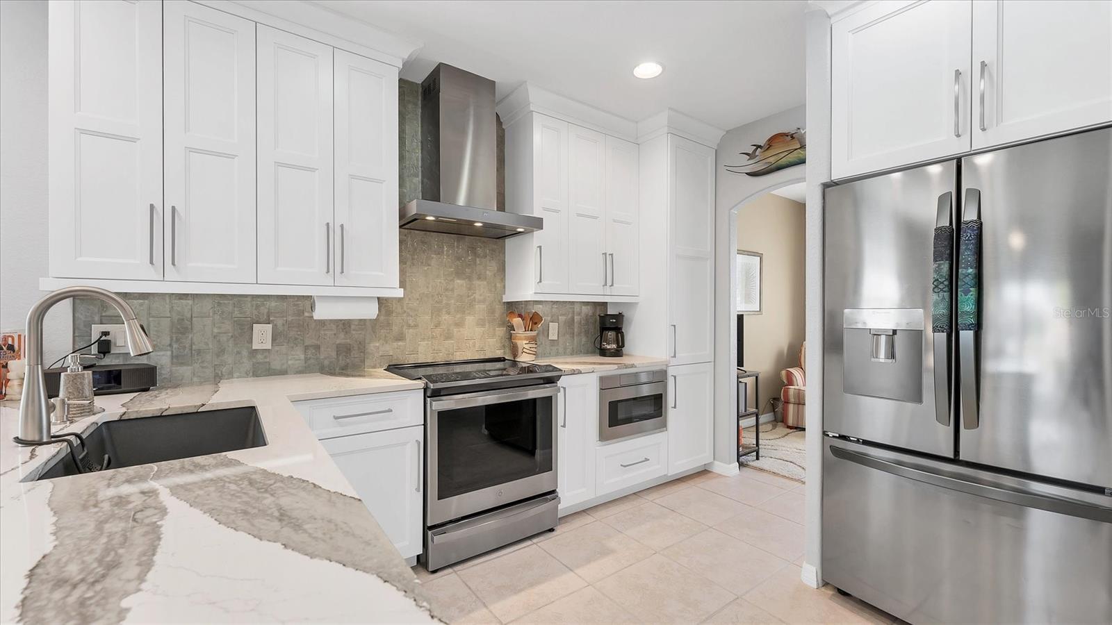 Image 10 of 45 For 220 Boundary Boulevard W 220r