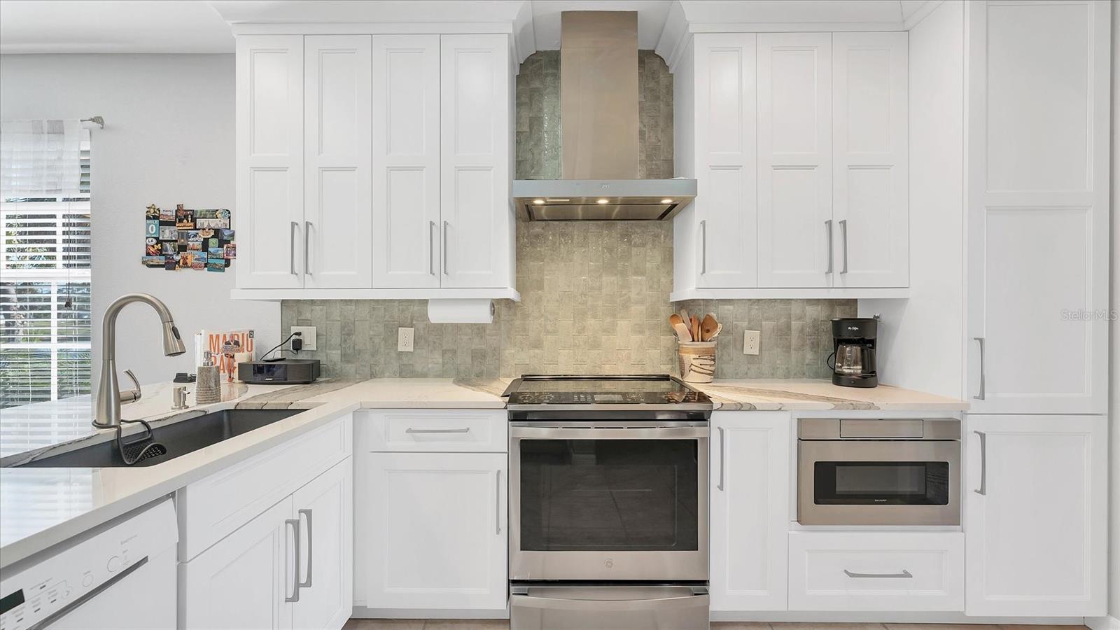 Image 11 of 45 For 220 Boundary Boulevard W 220r