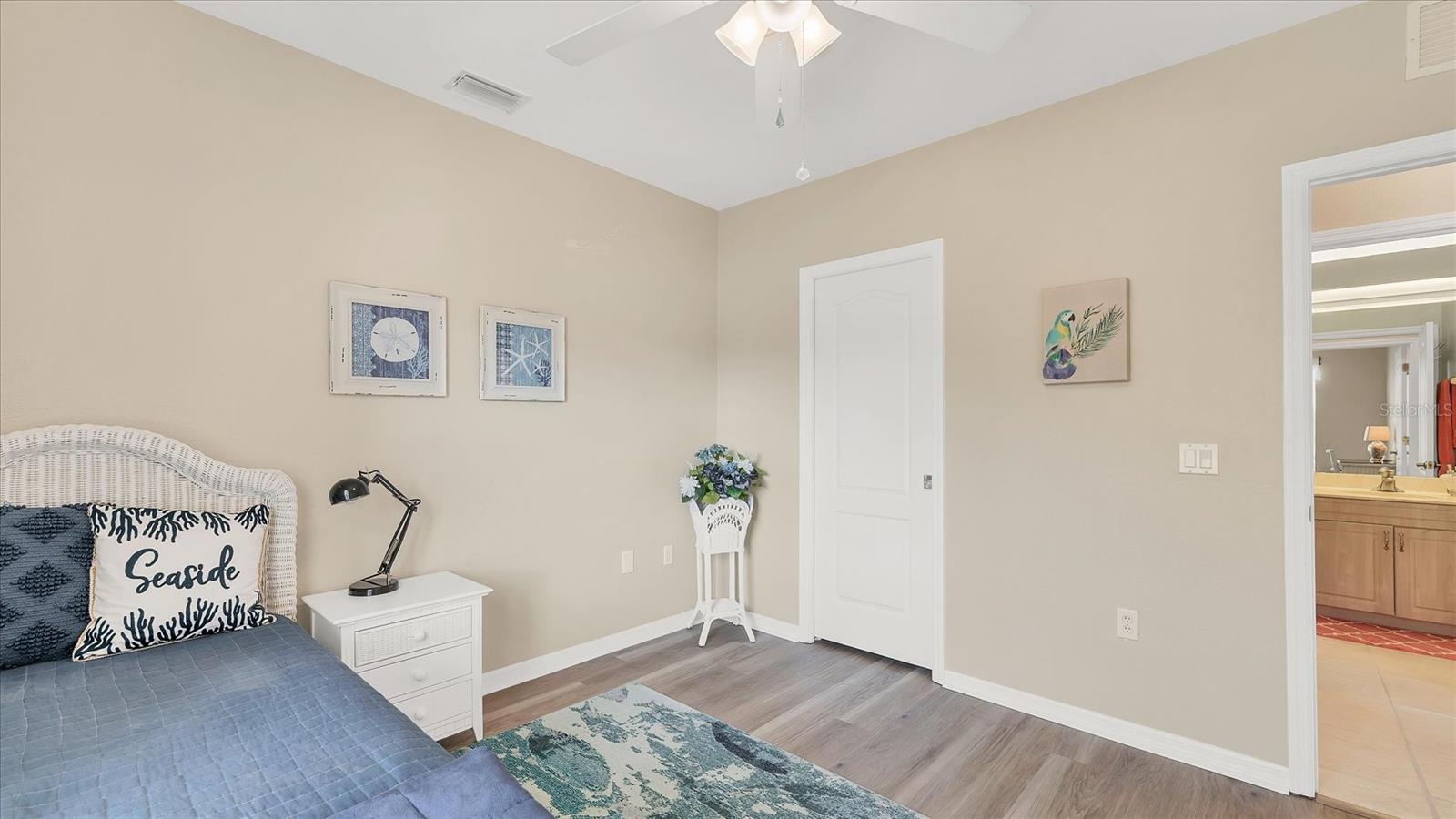 Image 20 of 45 For 220 Boundary Boulevard W 220r