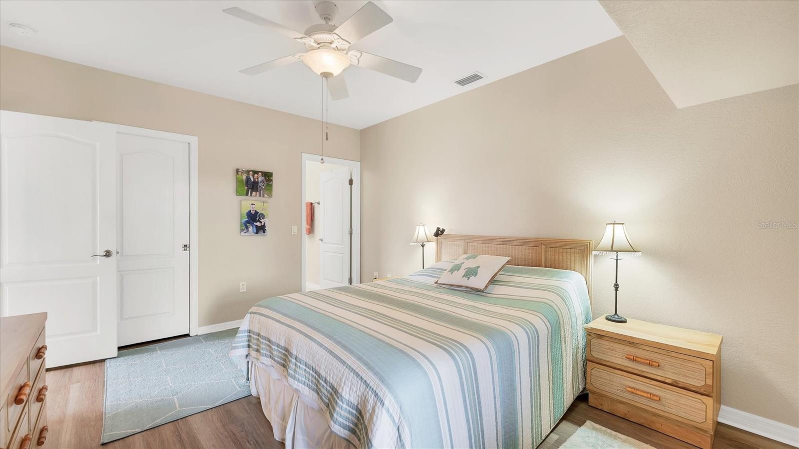 Image 23 of 45 For 220 Boundary Boulevard W 220r