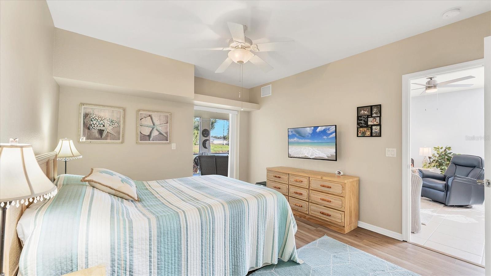 Image 24 of 45 For 220 Boundary Boulevard W 220r