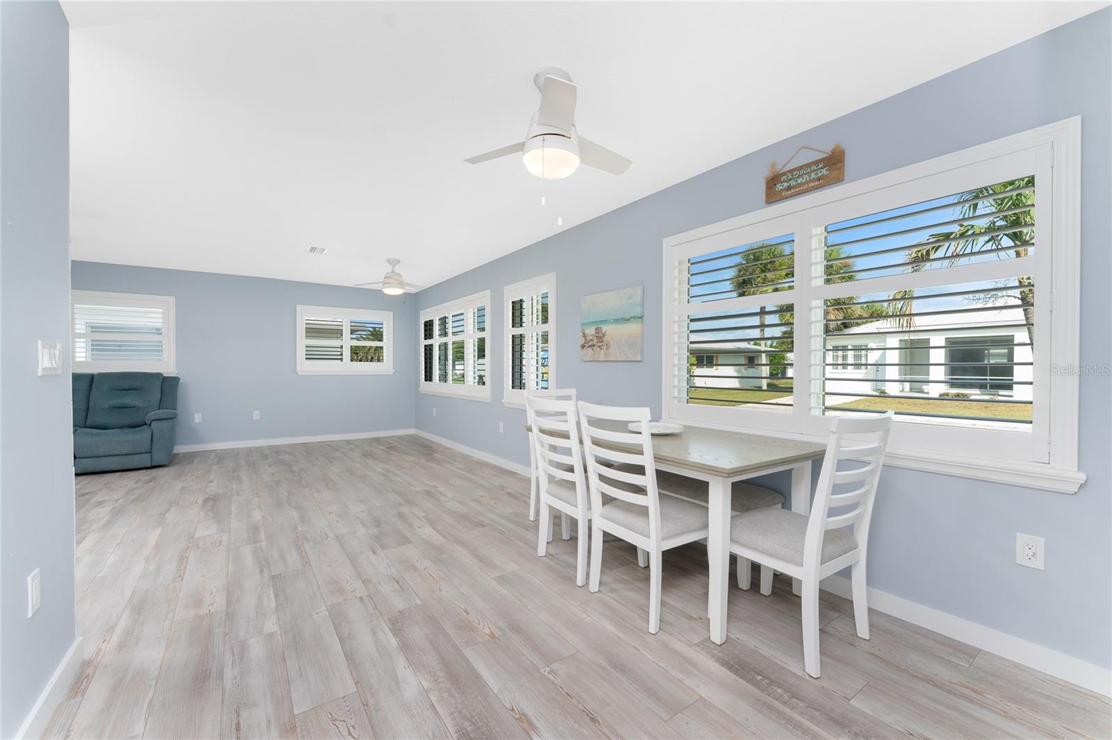 Image 10 of 56 For 1977 Beach Road 3