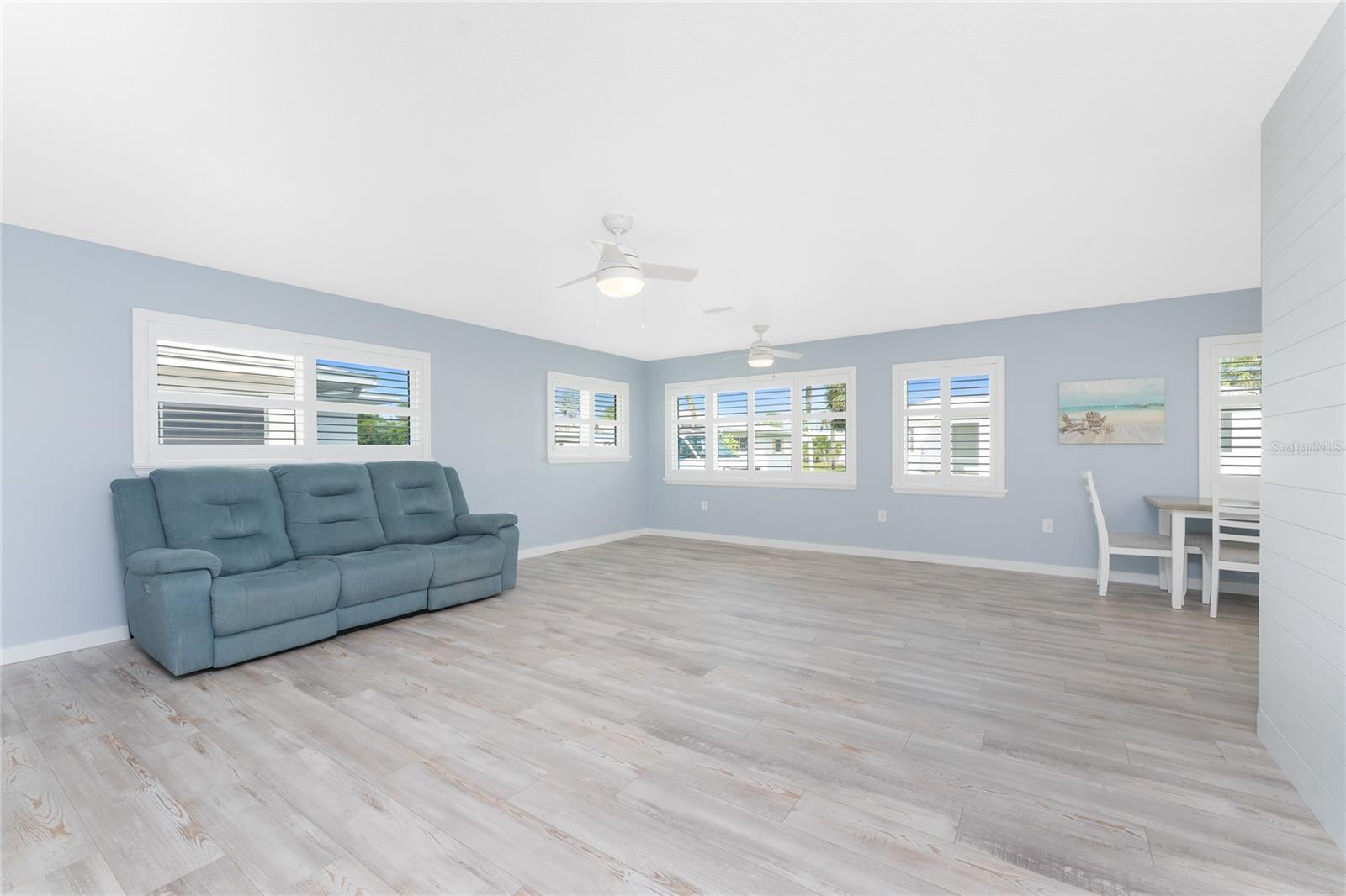 Image 12 of 56 For 1977 Beach Road 3