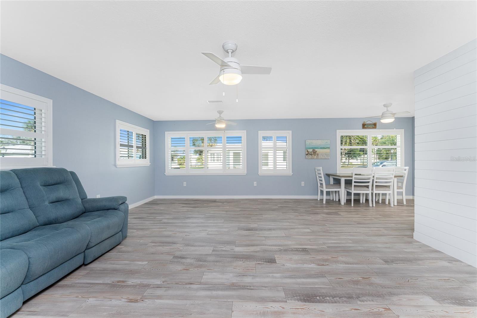 Image 13 of 56 For 1977 Beach Road 3