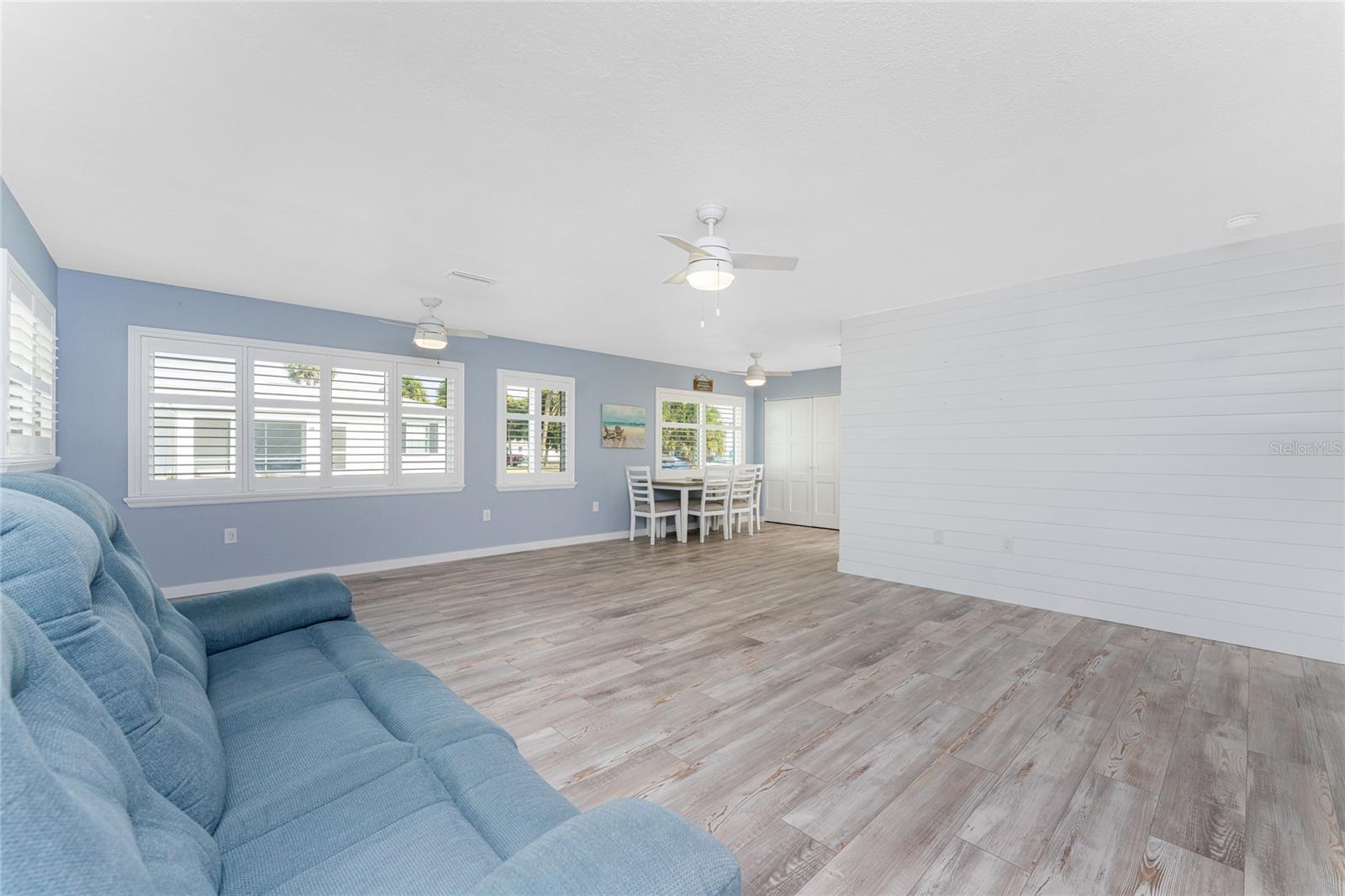 Image 14 of 56 For 1977 Beach Road 3