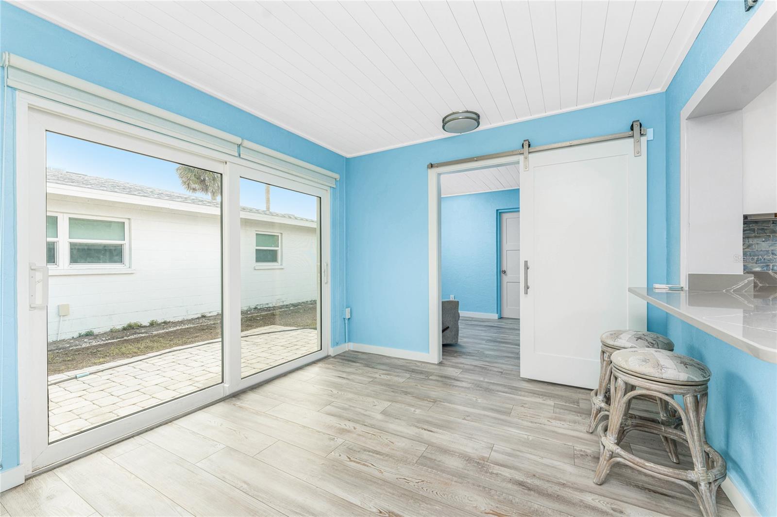 Image 20 of 56 For 1977 Beach Road 3